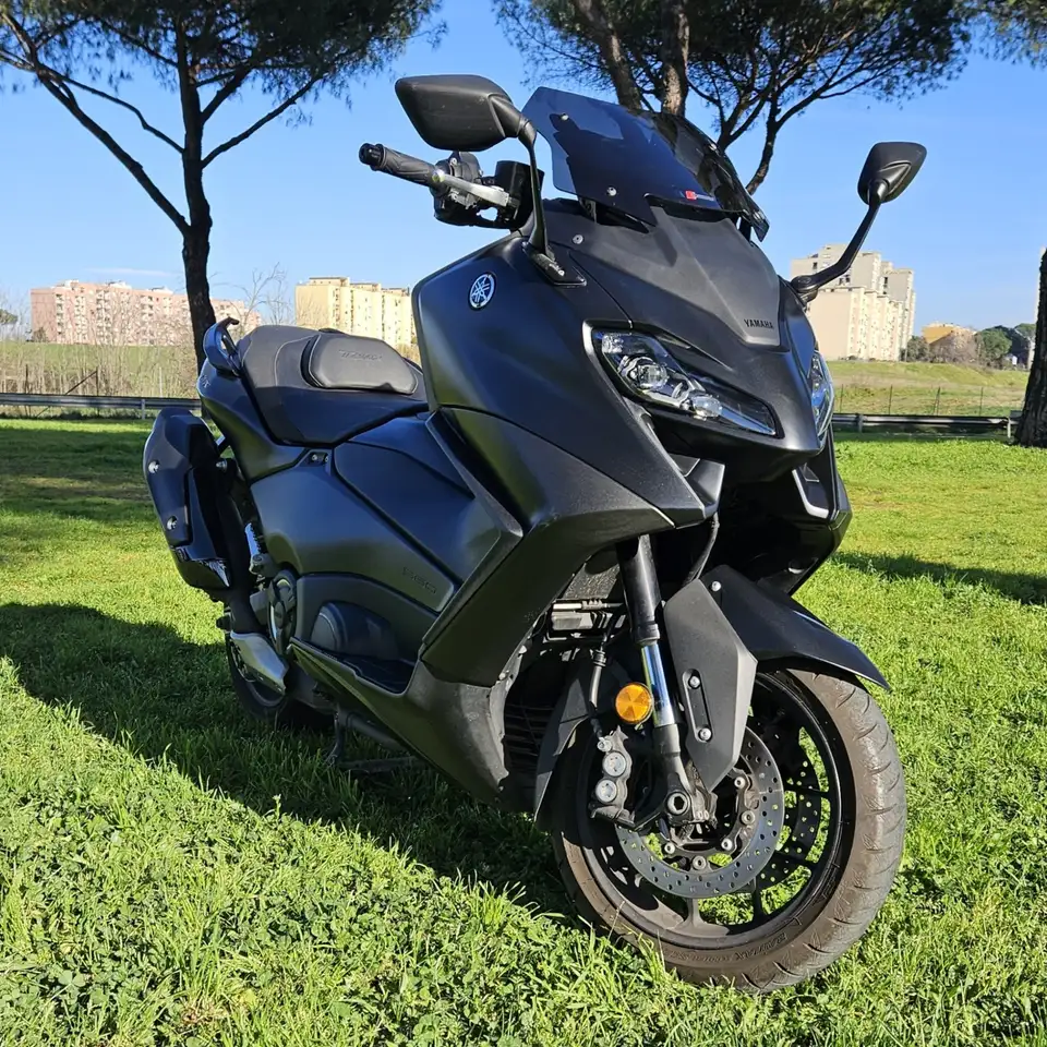 Yamaha Tmax 560