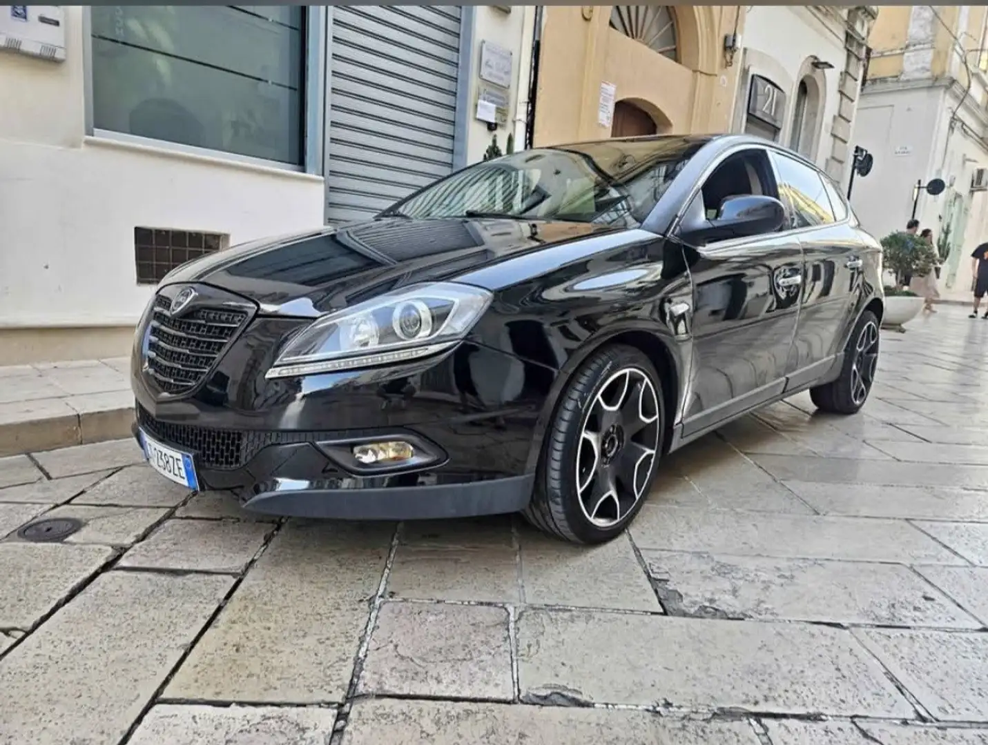 Lancia Delta 1.6 momo edition (edizione limitata) - 2