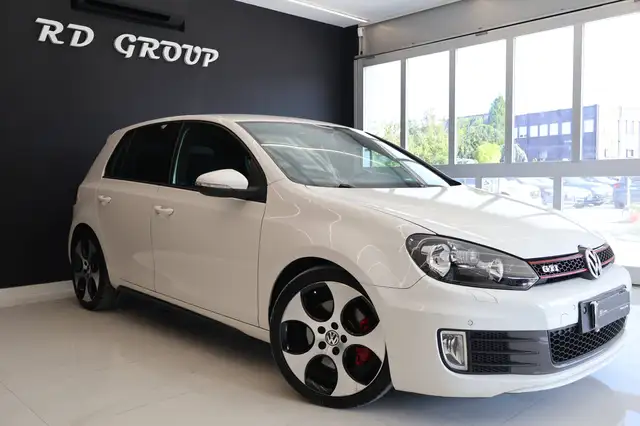 Volkswagen Golf view 4