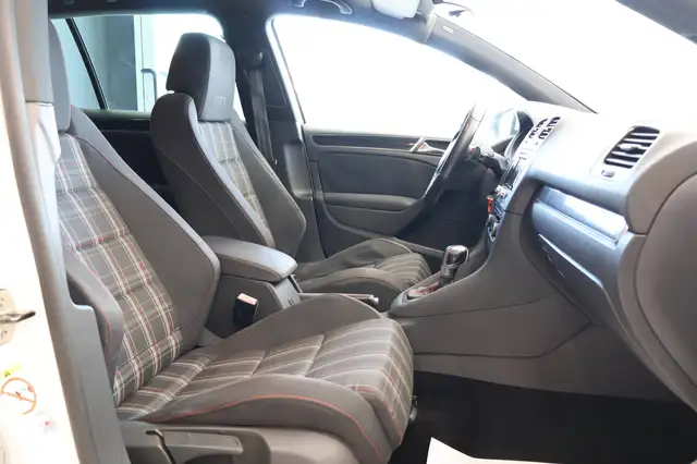 Volkswagen Golf view 12