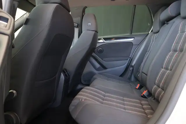 Volkswagen Golf view 11