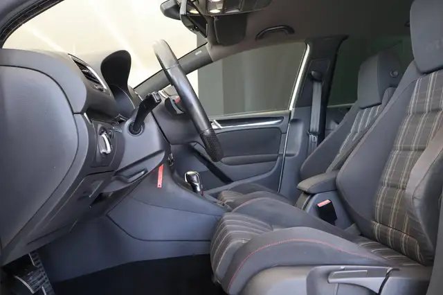 Volkswagen Golf view 10