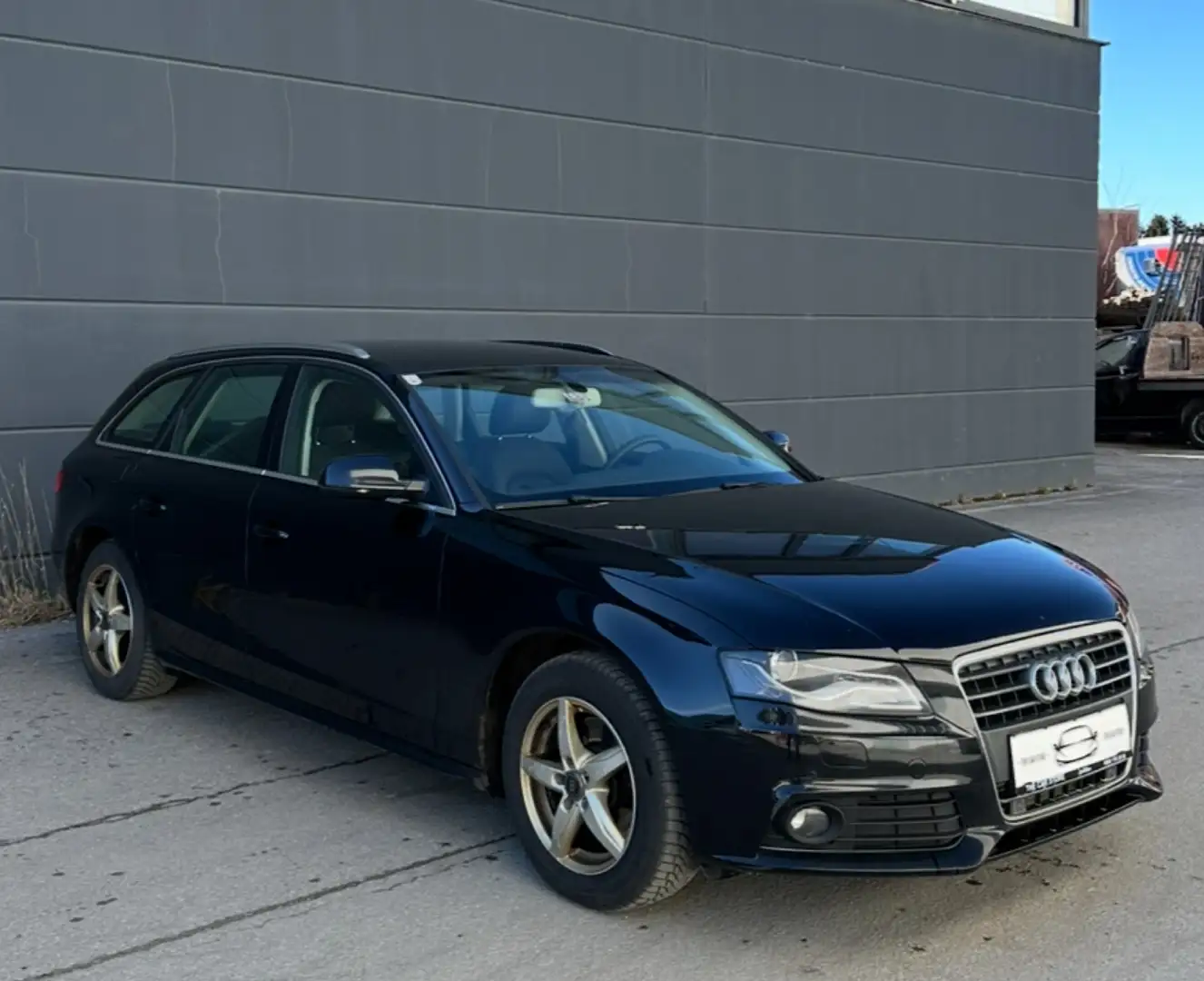 Audi A4 Attraction Zwart - 1