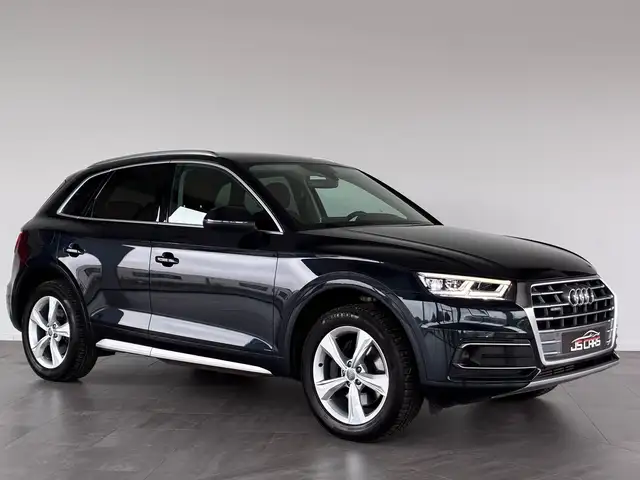 Audi Q5 view 9