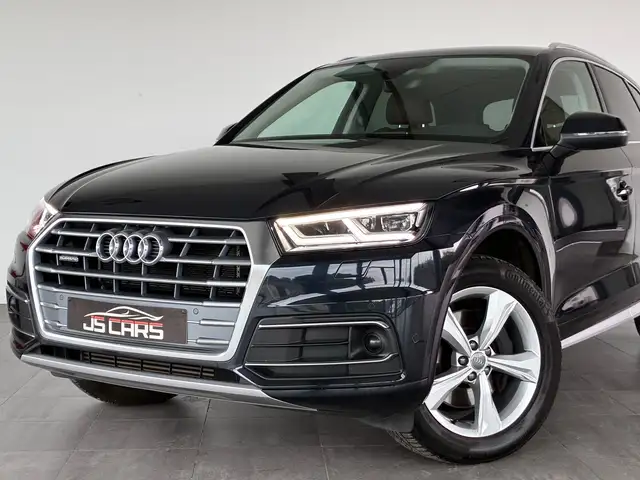 Audi Q5 view 2