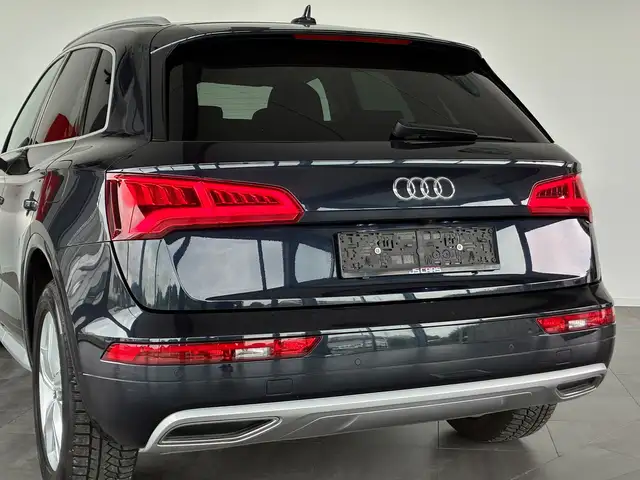 Audi Q5 view 13