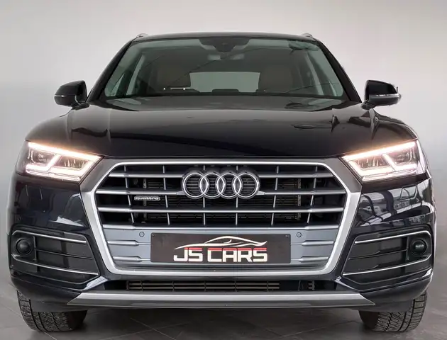 Audi Q5 view 7