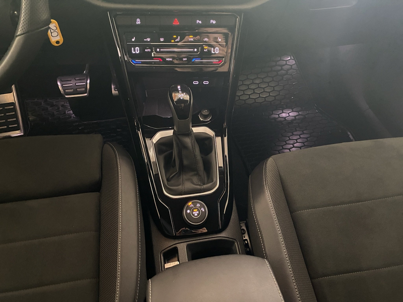 Volkswagen T-Roc R-Line 2.0 TSI DSG 4Motion ACC LED Massage — photo 15
