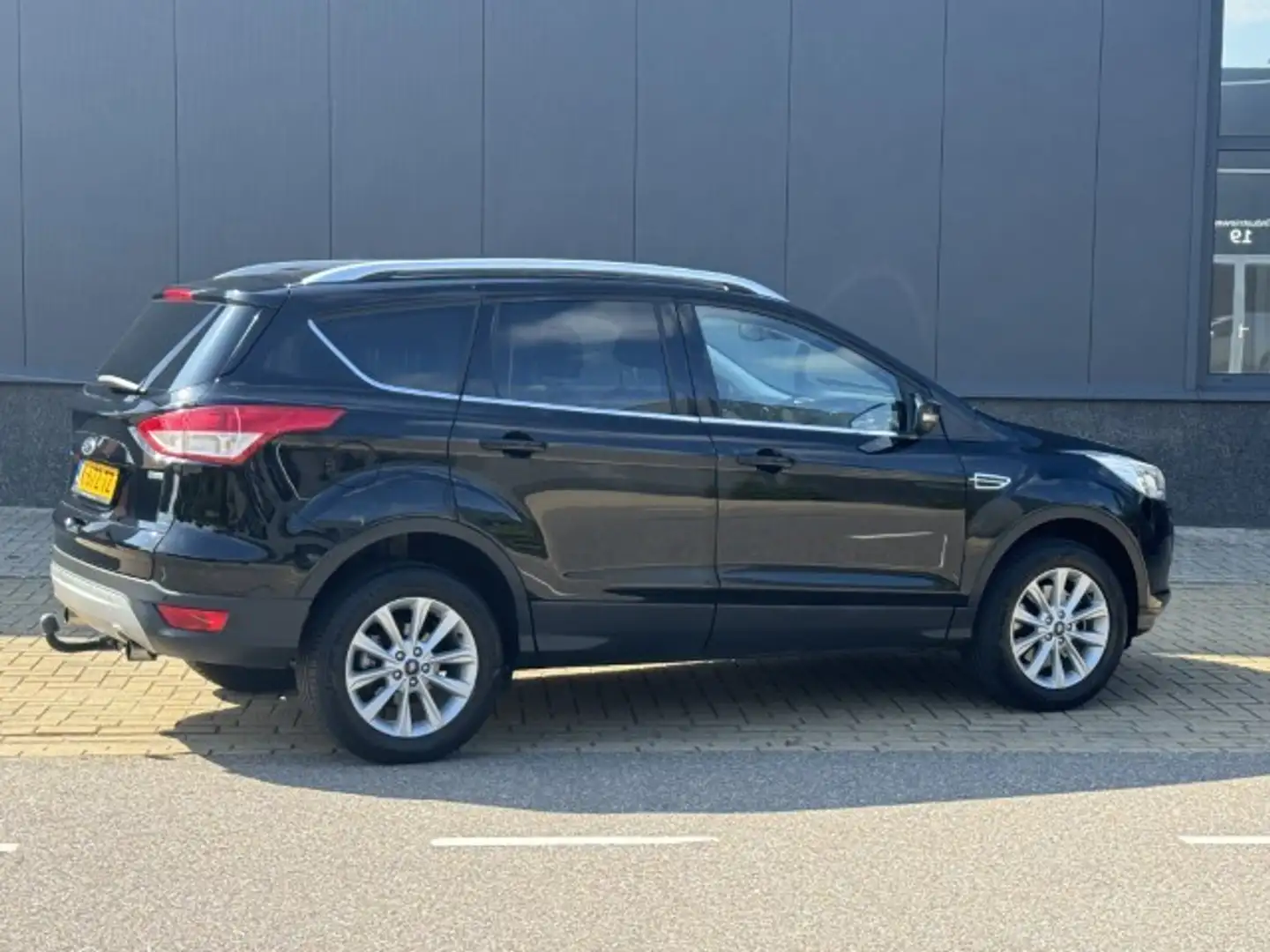 Ford Kuga 1.5 Titanium Styling Pack 4WD 184 pk Noir - 2