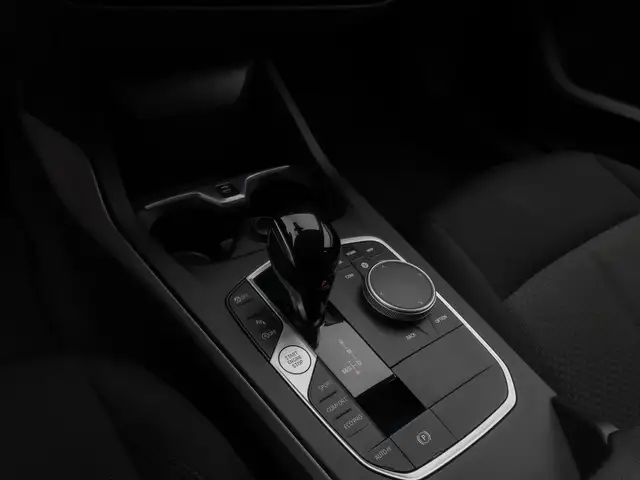 BMW 1 Series view 22