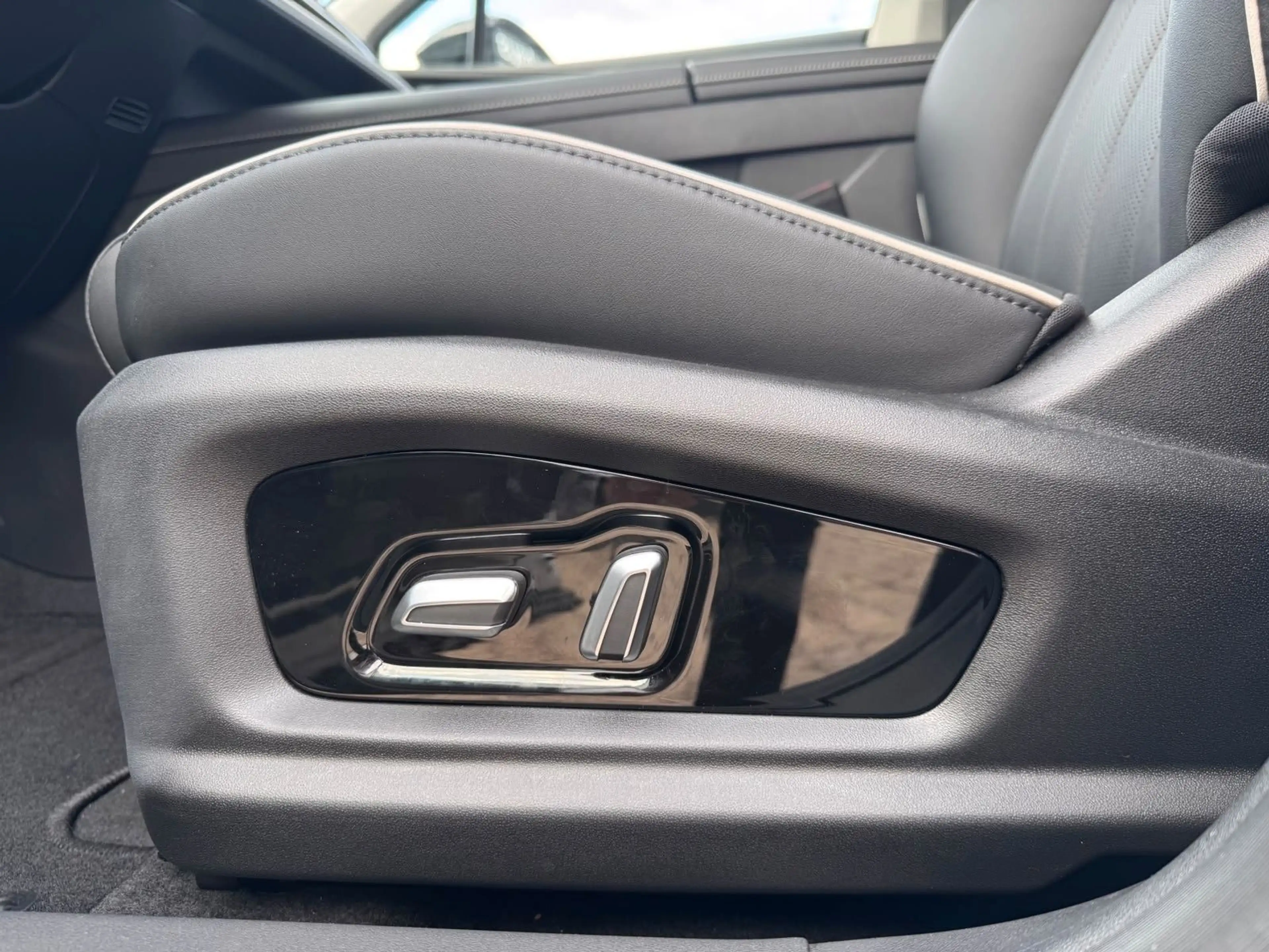 Omoda 5 EV Exclusive — photo 12