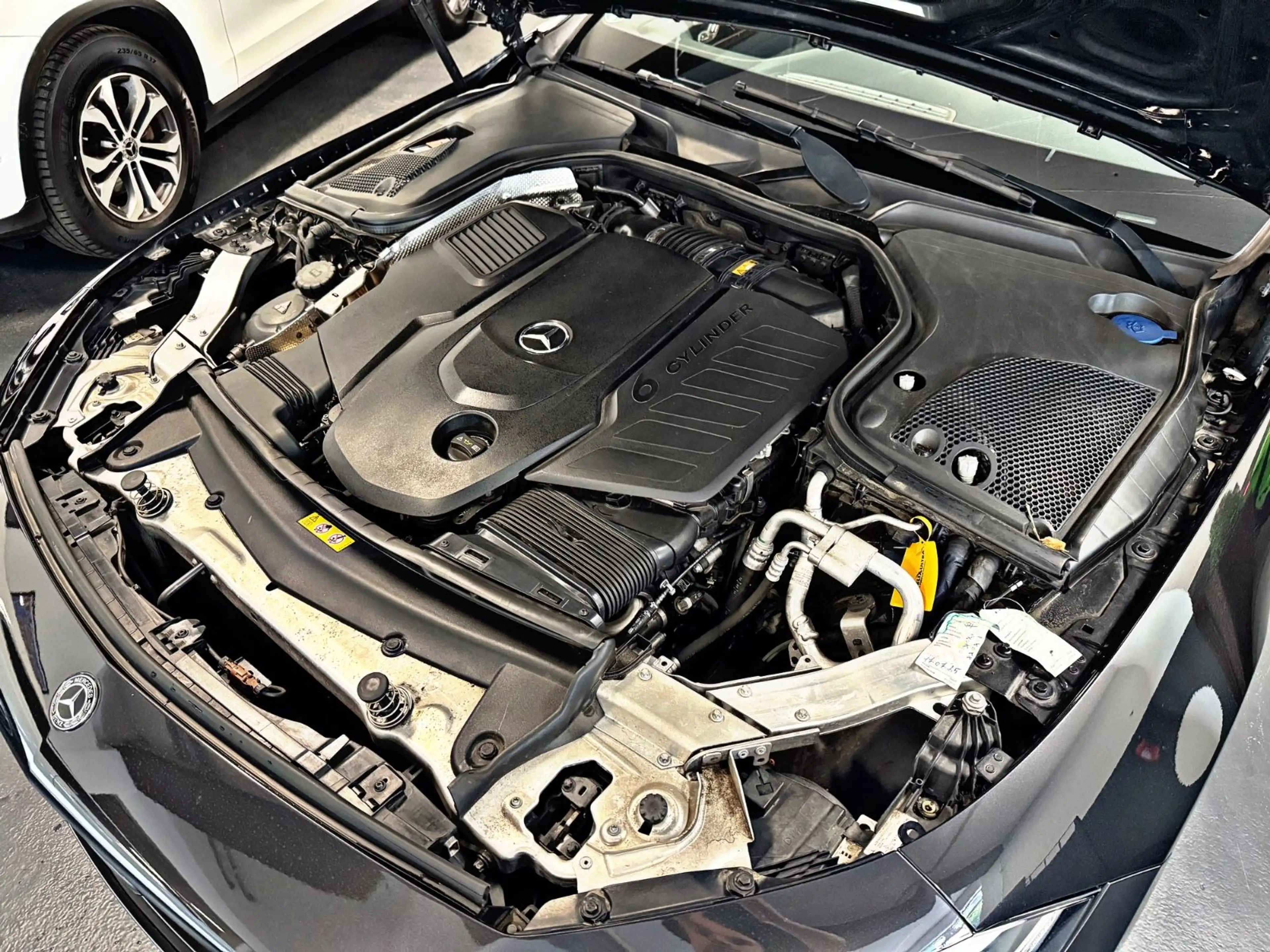 Mercedes-Benz CLS 400 d 4Matic Edition 1 Schiebedach Distronic — photo 12
