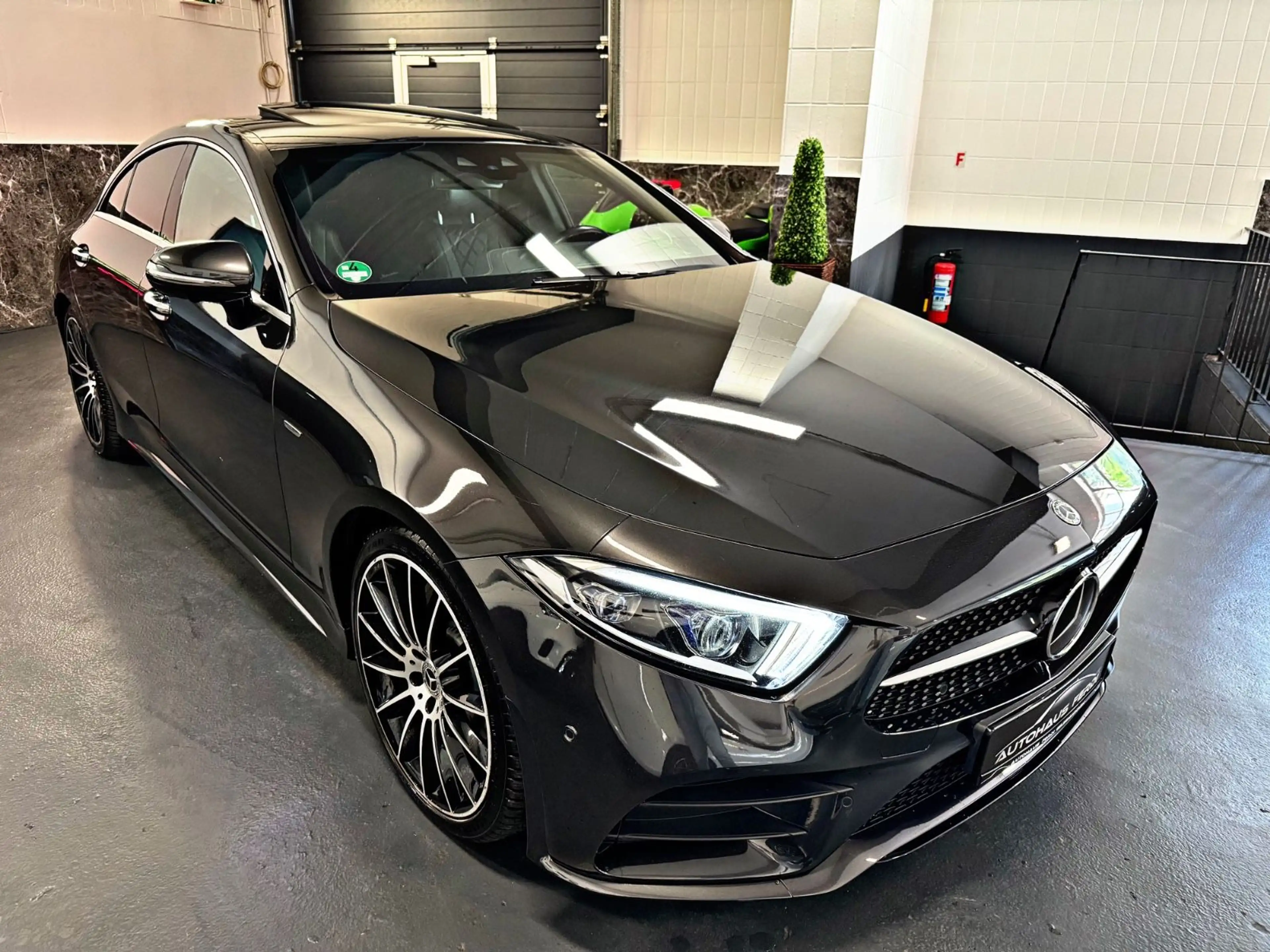 Mercedes-Benz CLS 400 d 4Matic Edition 1 Schiebedach Distronic — photo 4