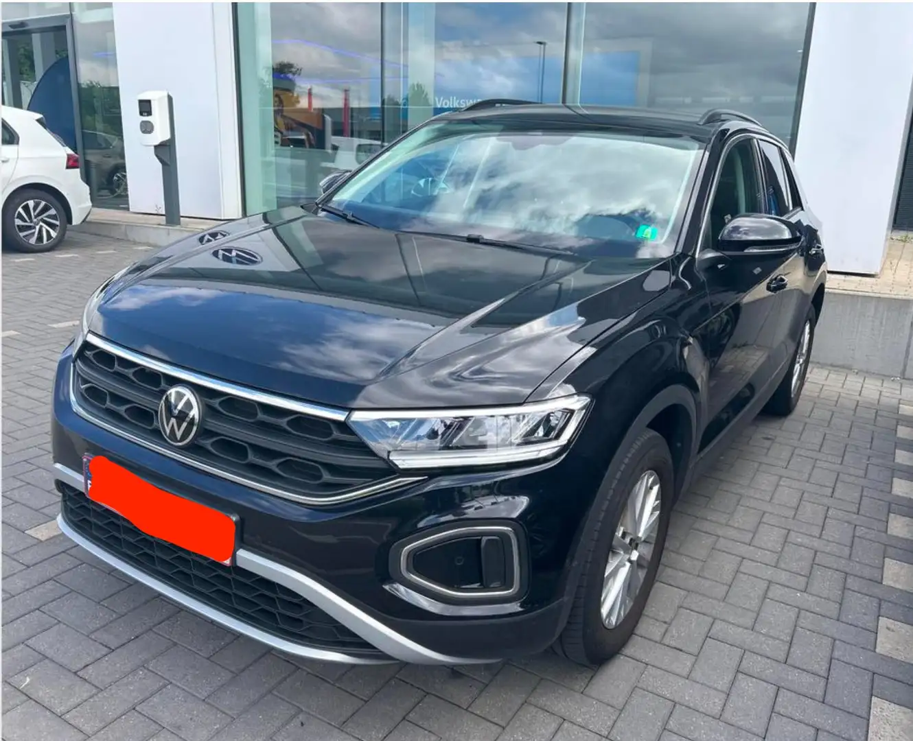 Volkswagen T-Roc 1.0 TSI OPF + rear camera + tint windows - 1