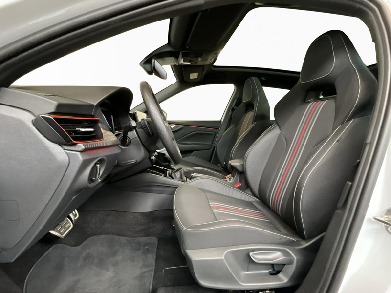 Skoda Kamiq Monte-Carlo+DSG+LED+NAVI+Pano — photo 9