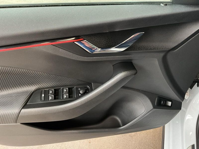 Skoda Kamiq Monte-Carlo+DSG+LED+NAVI+Pano — photo 14