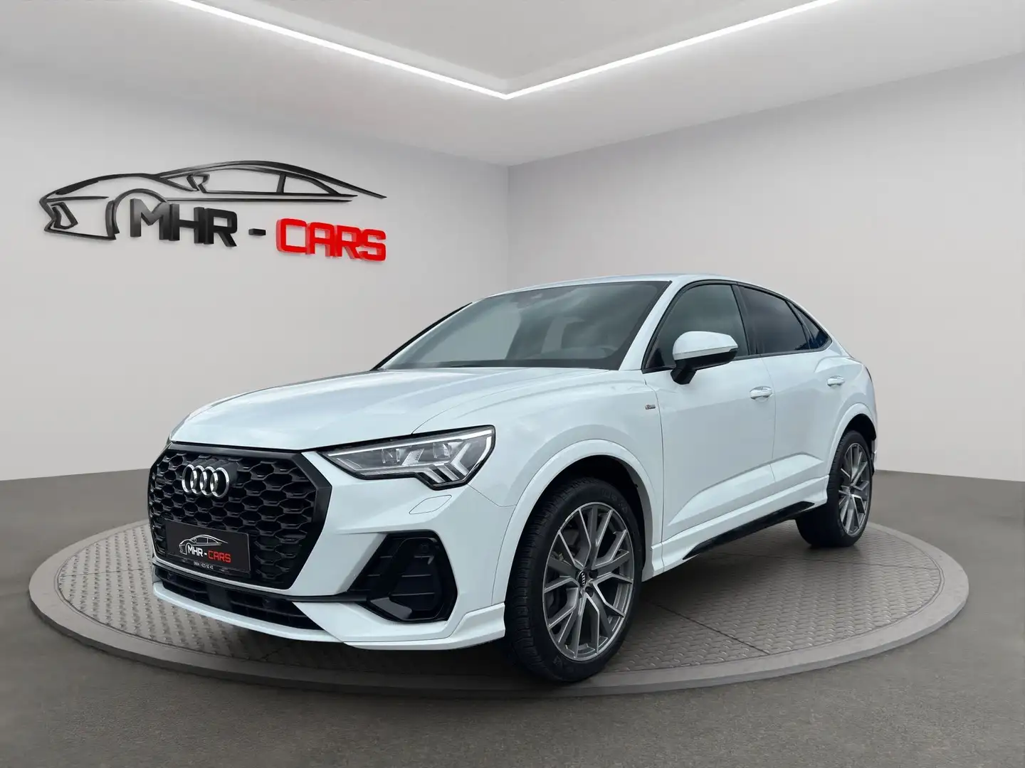 Audi Q3 40TDI Quattro S-Line S-Tronic Weiß - 1