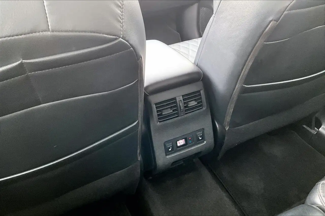 Mitsubishi Outlander снимка Mitsubishi Outlander