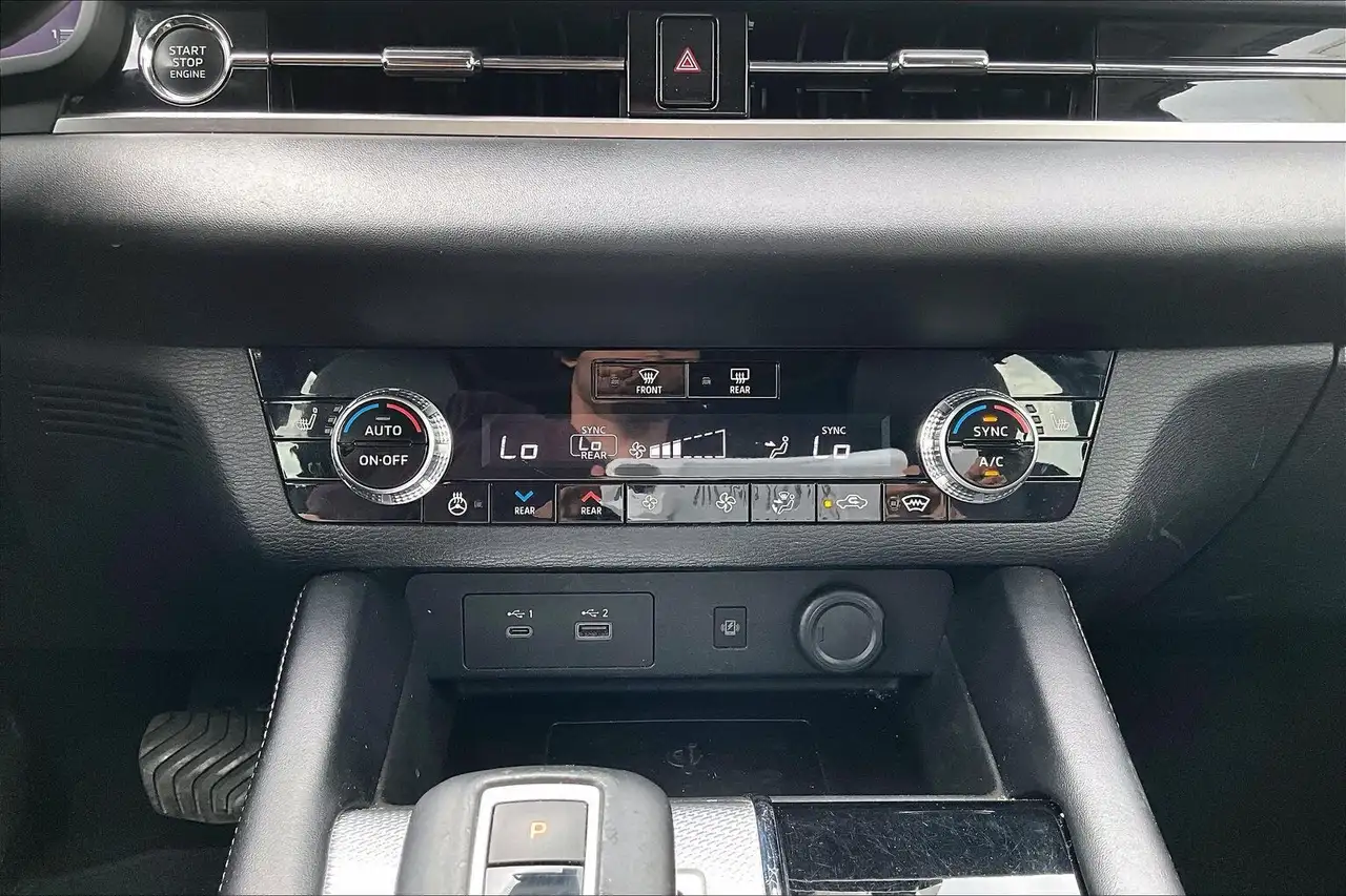 Mitsubishi Outlander снимка Mitsubishi Outlander
