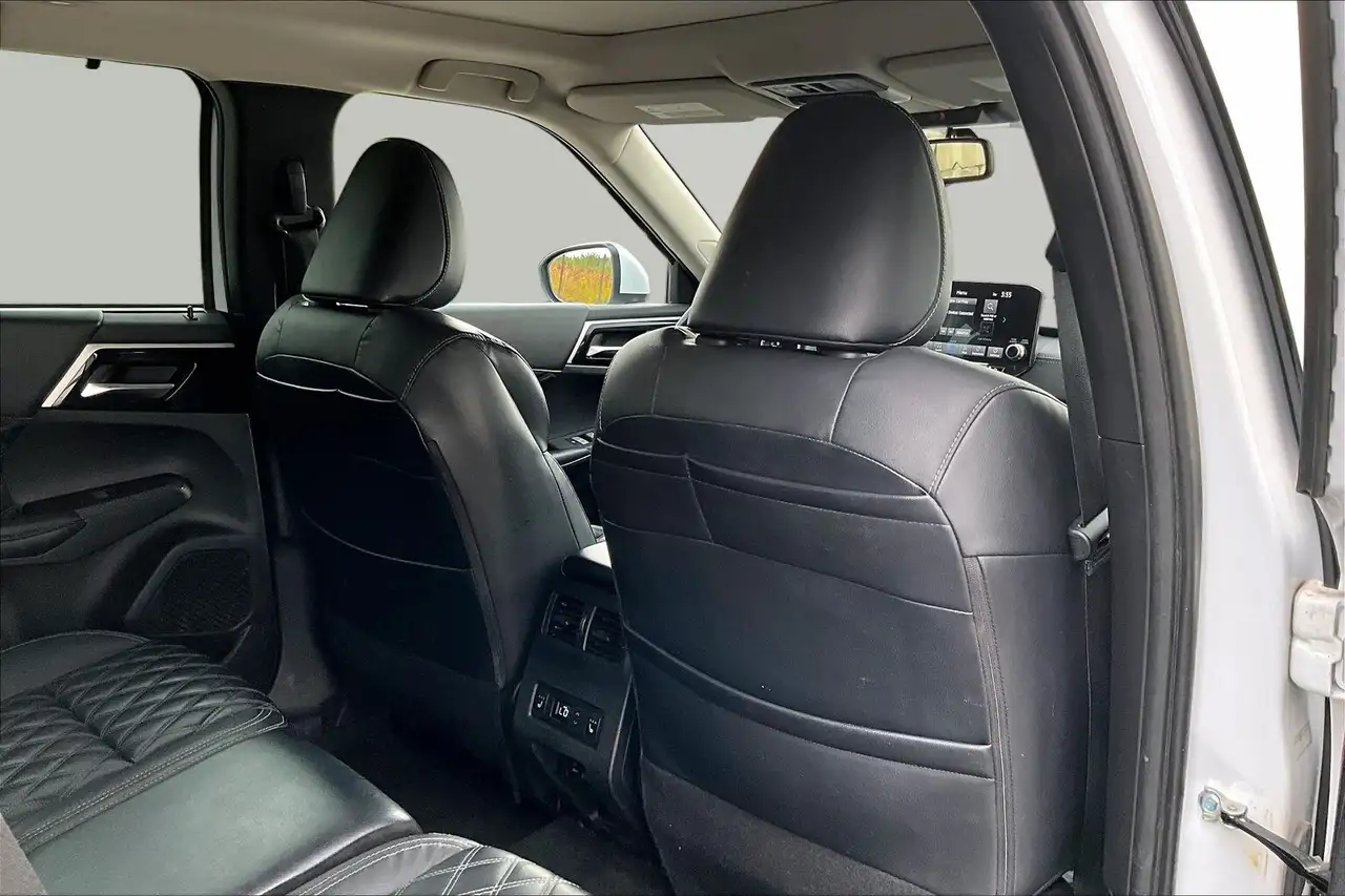 Mitsubishi Outlander снимка Mitsubishi Outlander