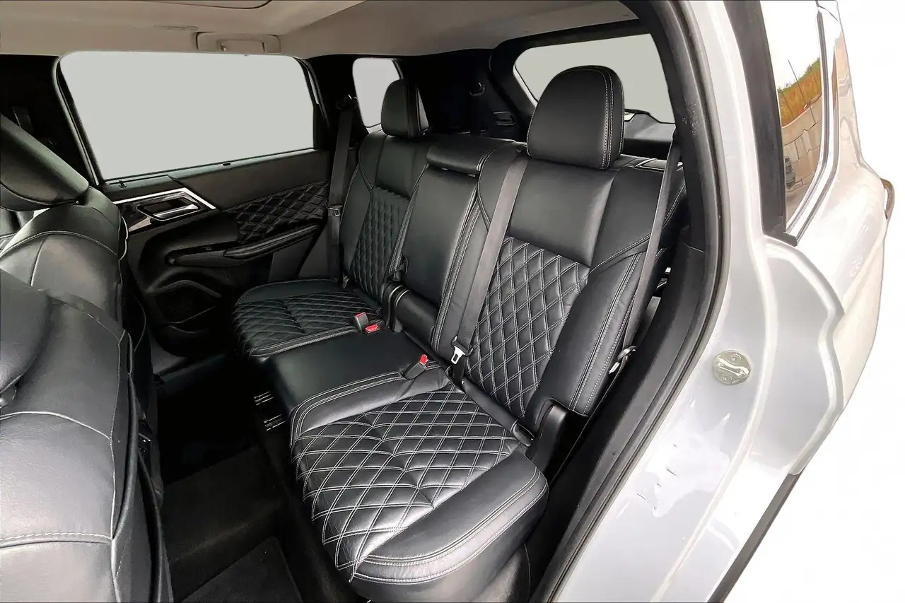 Mitsubishi Outlander снимка Mitsubishi Outlander