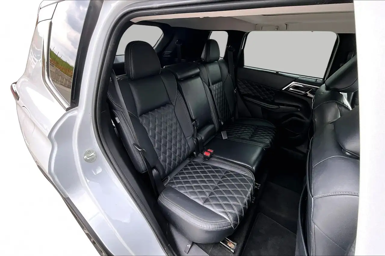 Mitsubishi Outlander снимка Mitsubishi Outlander