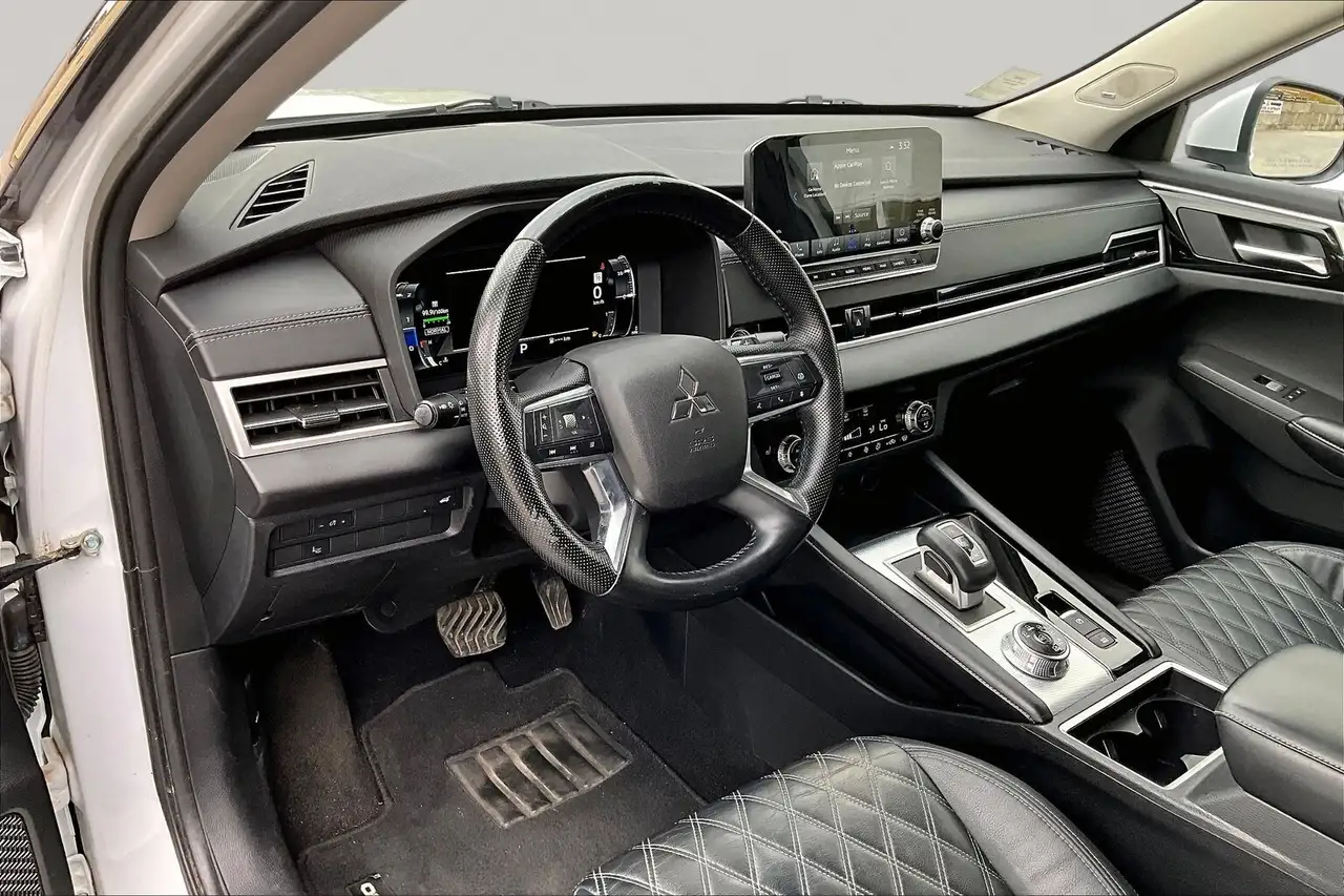 Mitsubishi Outlander снимка Mitsubishi Outlander