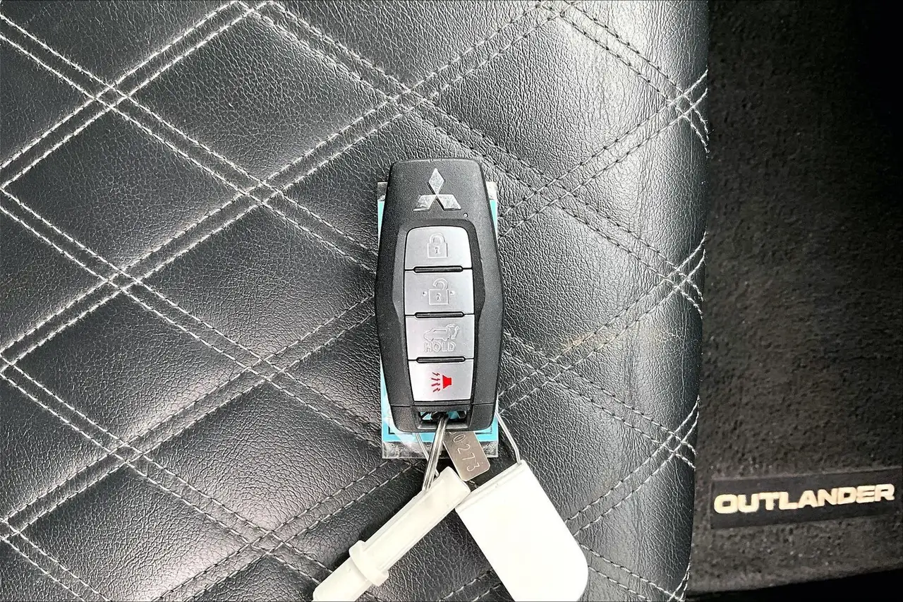 Mitsubishi Outlander снимка Mitsubishi Outlander