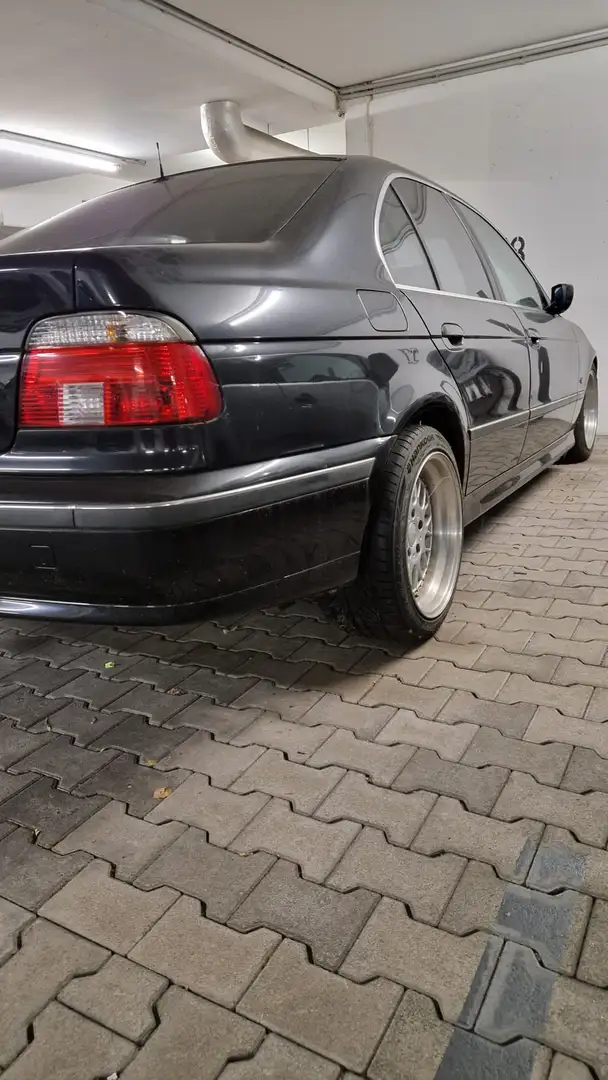 BMW 528 528i Noir - 1
