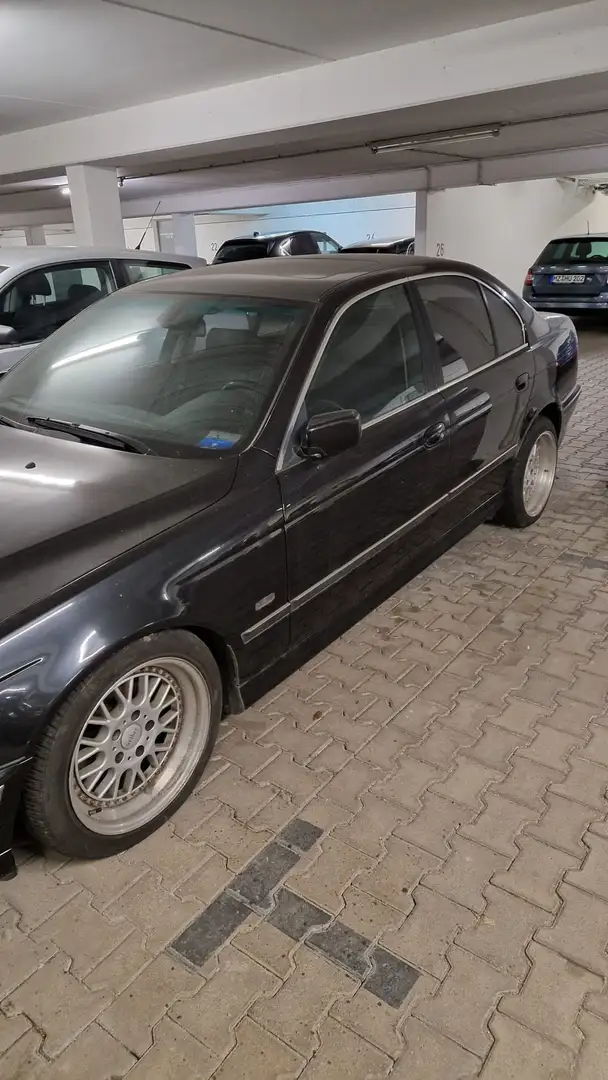 BMW 528 528i Noir - 2