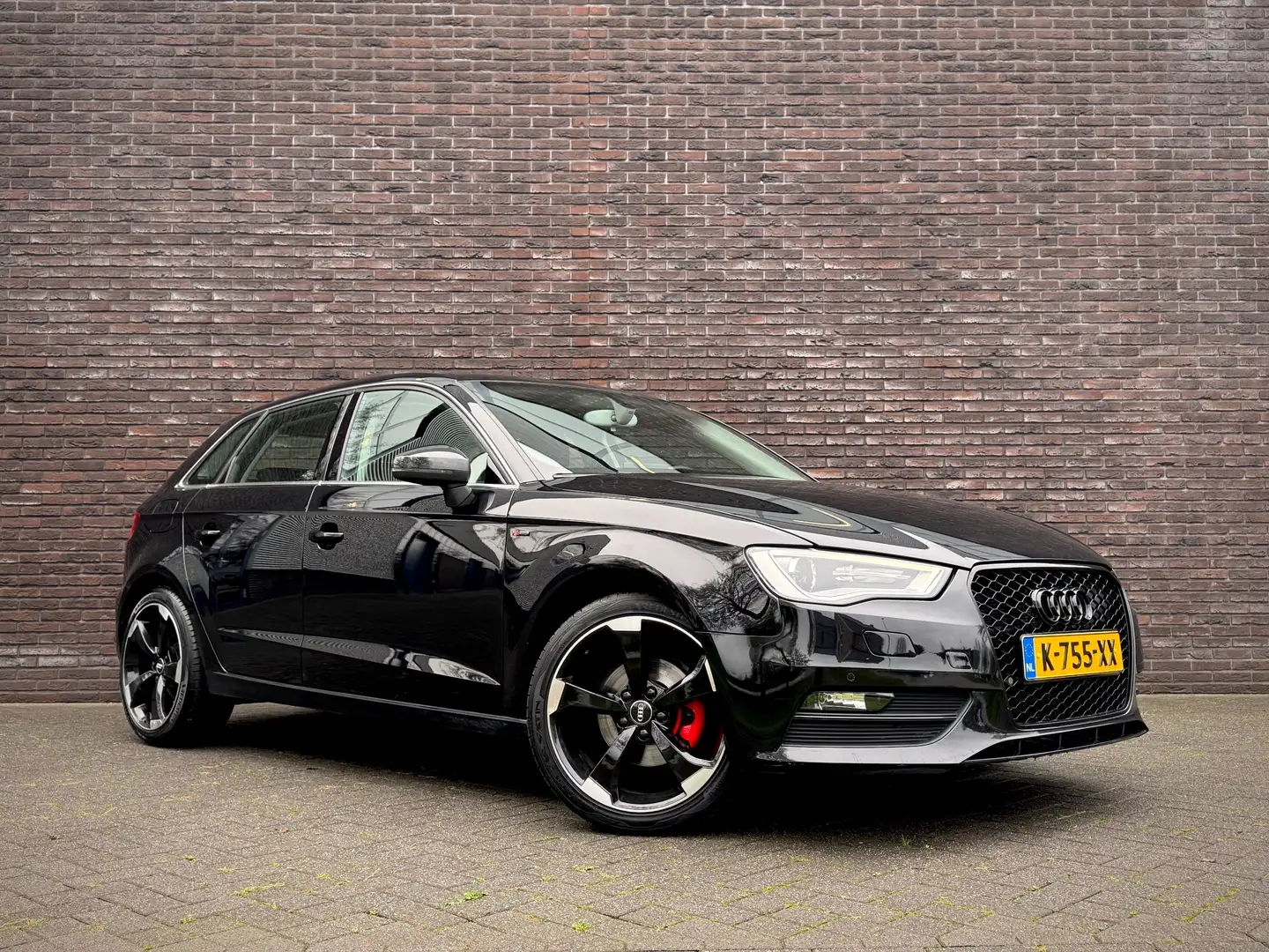 Audi A3 SPORTBACK / S-LINE / LED / S-TRONIC / NIEUWE MOTOR Zwart - 2