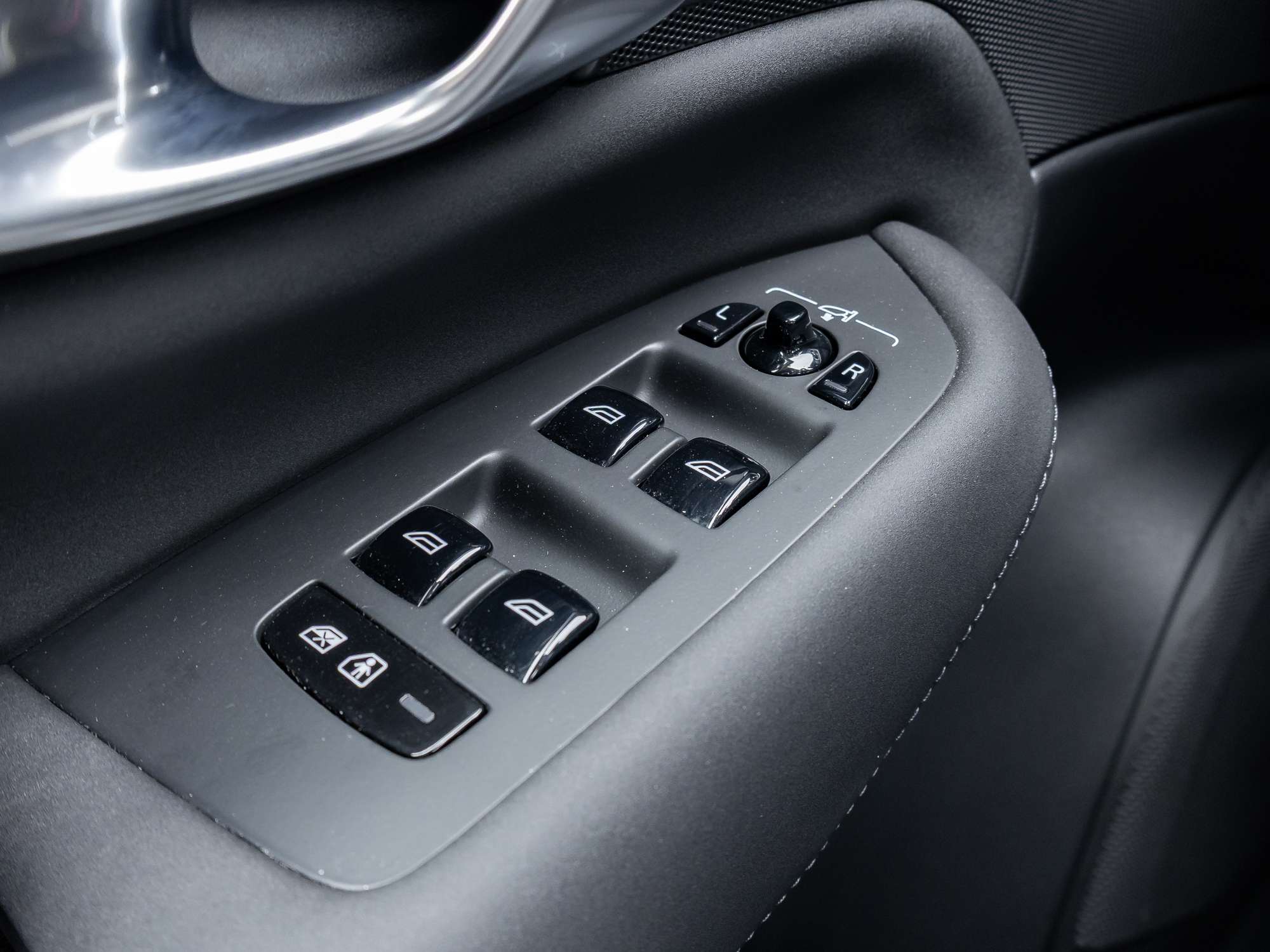 2026 Volvo XC90 B6 AWD ULTRA |LIKE NEW |VOLVO CPO |HARMAN KARDON thumb 16