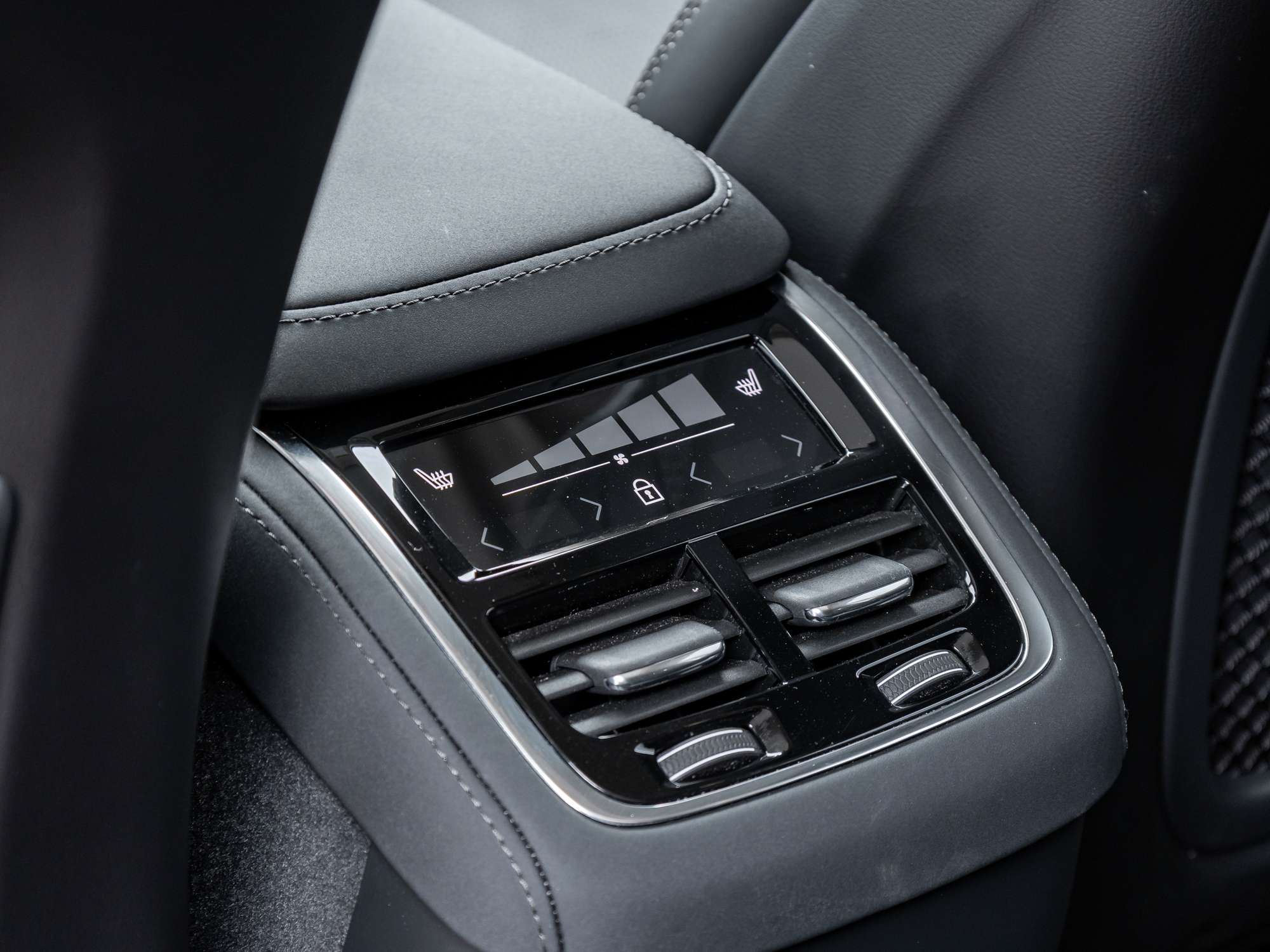 2026 Volvo XC90 B6 AWD ULTRA |LIKE NEW |VOLVO CPO |HARMAN KARDON thumb 29