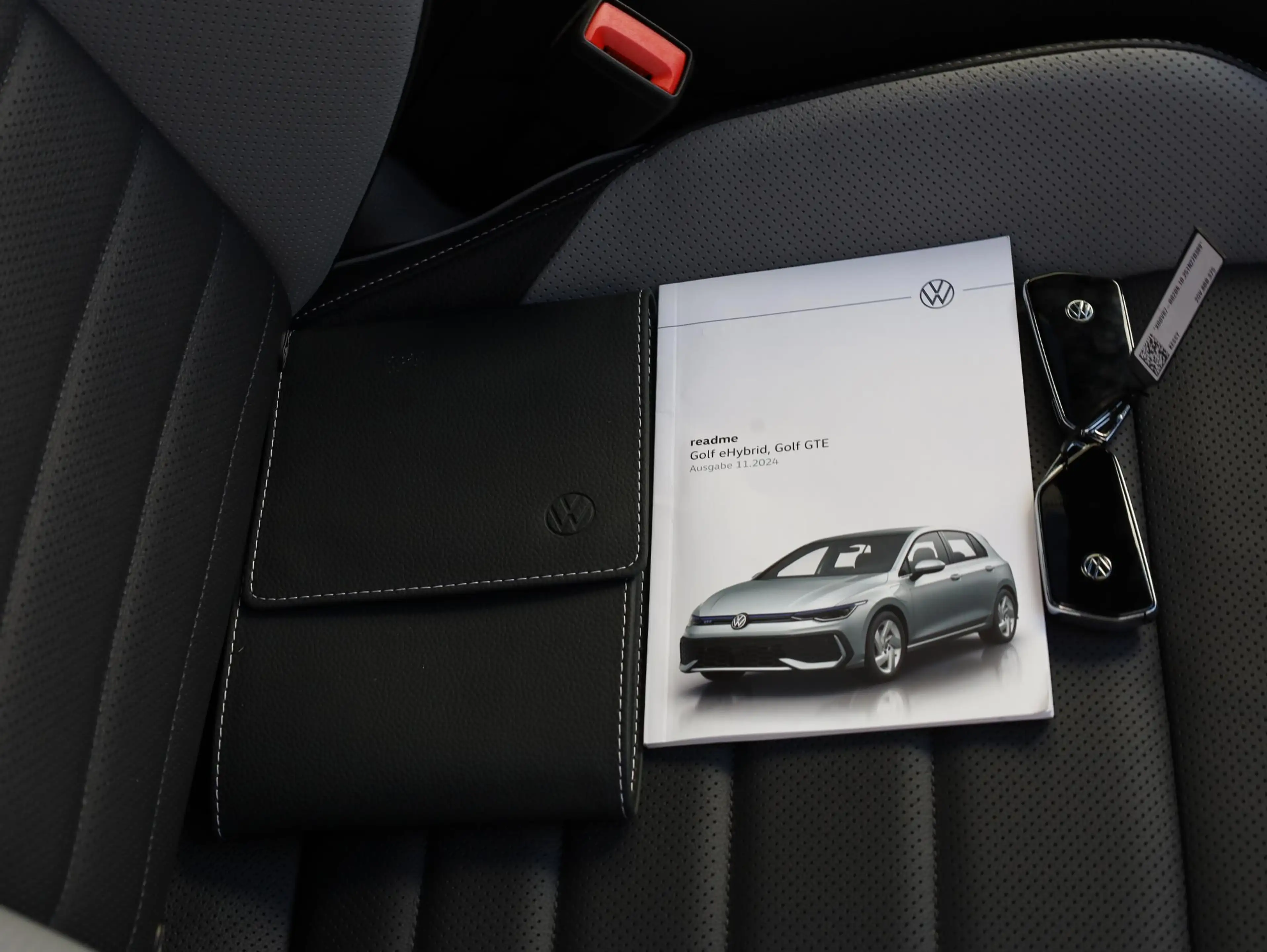 Volkswagen Golf GTE 1.5 eHybrid 272PK | Panodak | Leer | Black Style | — photo 22