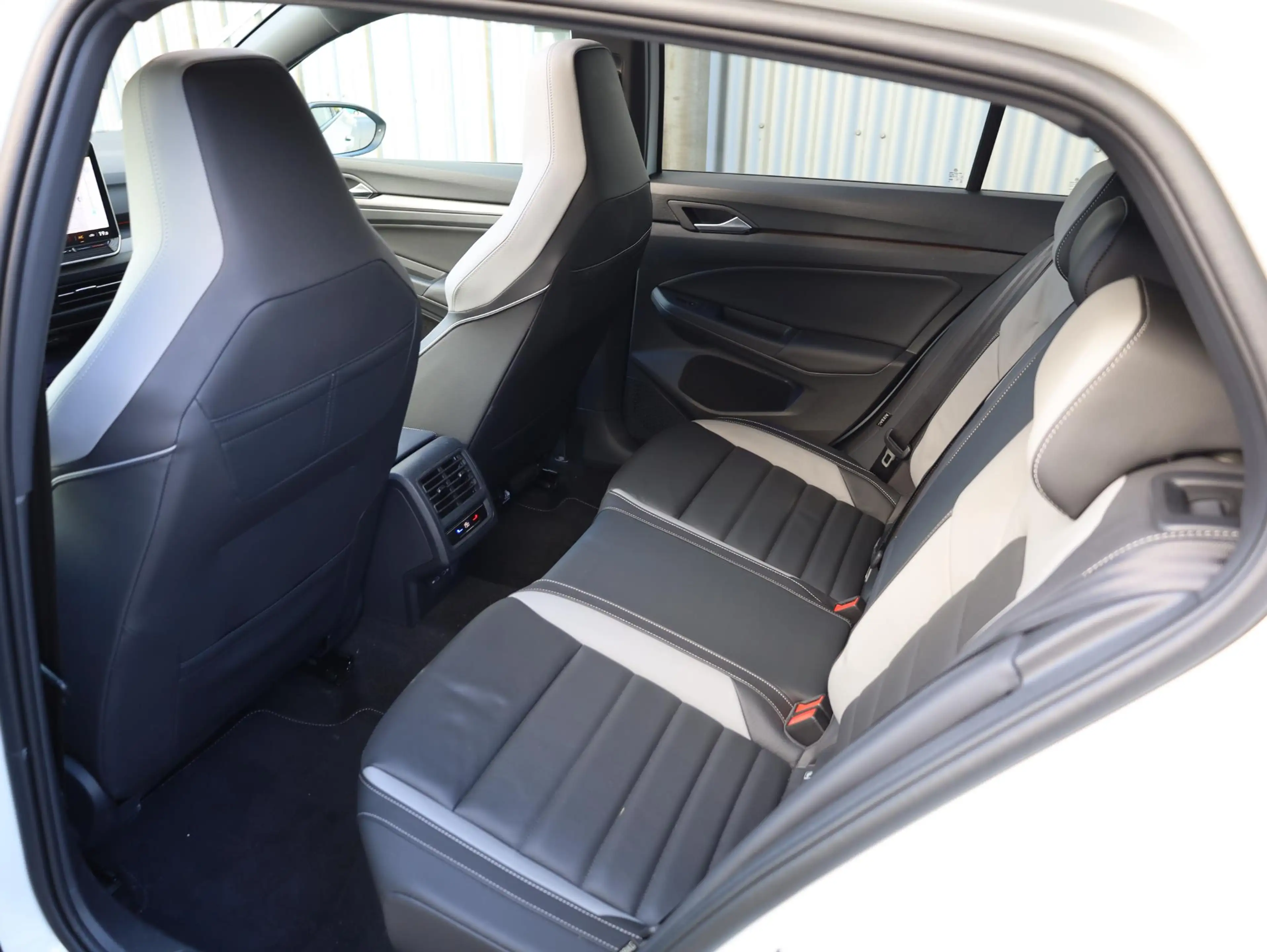 Volkswagen Golf GTE 1.5 eHybrid 272PK | Panodak | Leer | Black Style | — photo 41