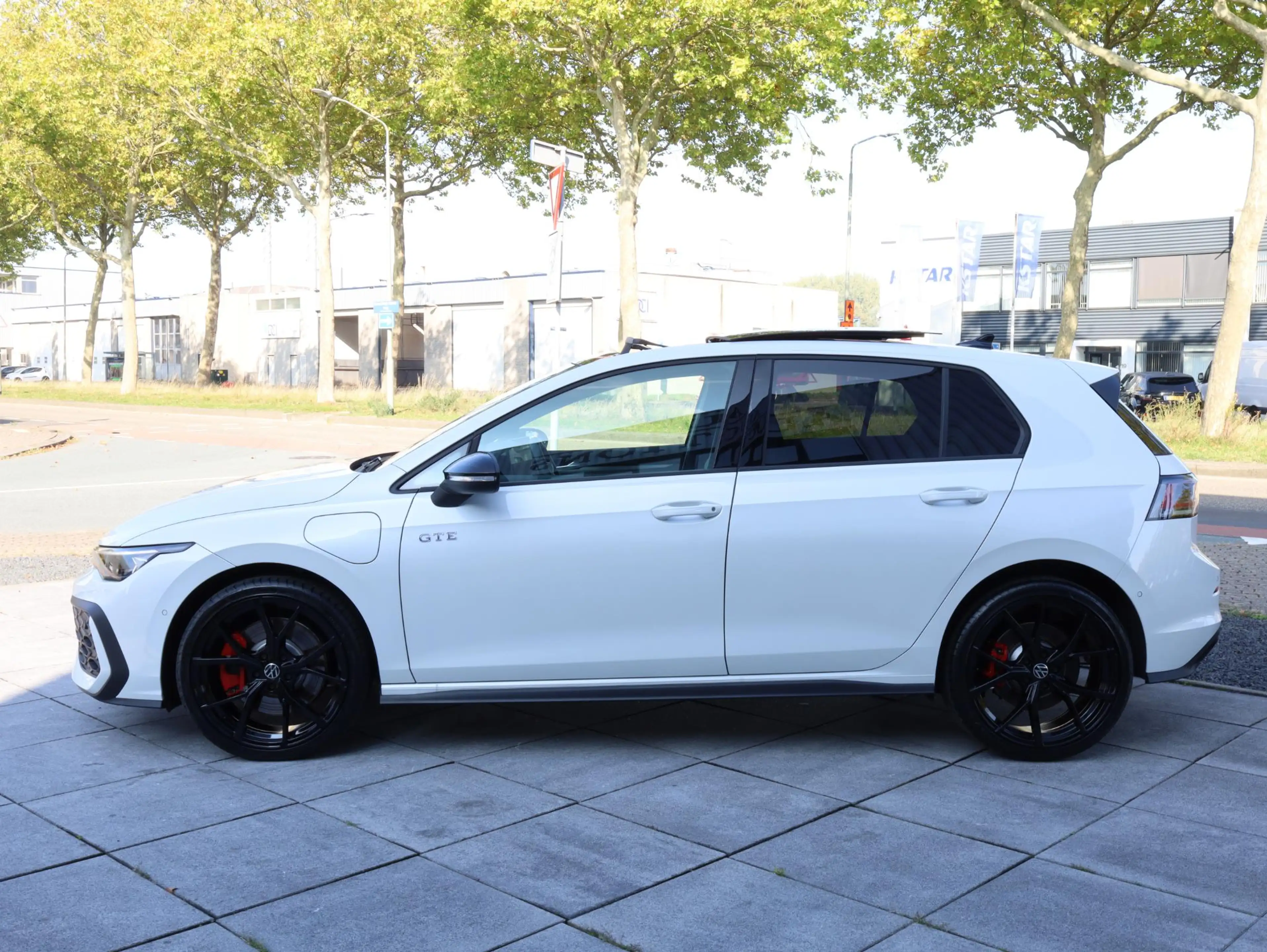 Volkswagen Golf GTE 1.5 eHybrid 272PK | Panodak | Leer | Black Style | — photo 2