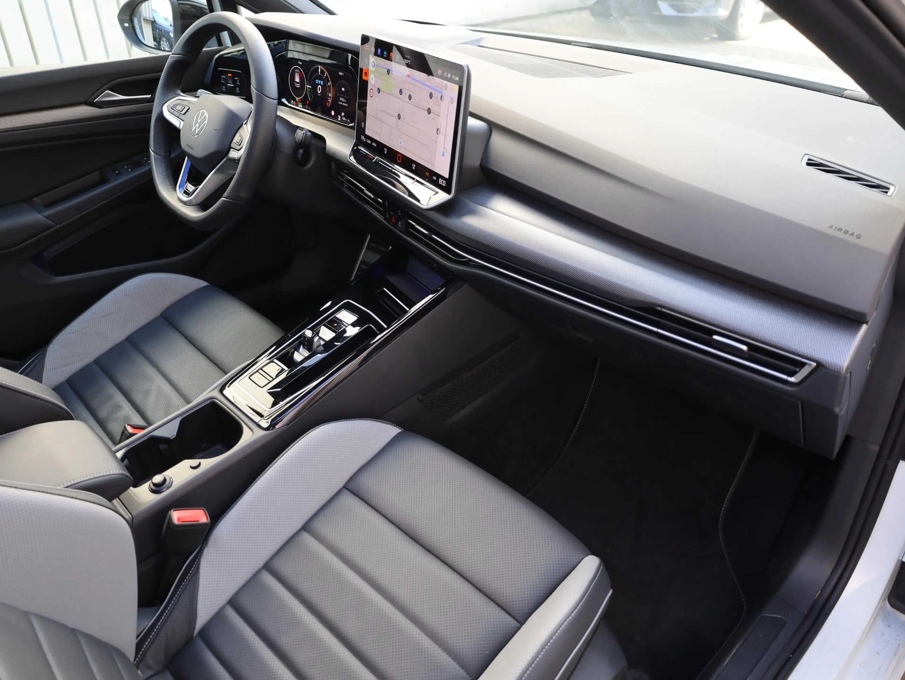Volkswagen Golf GTE 1.5 eHybrid 272PK | Panodak | Leer | Black Style | — photo 39