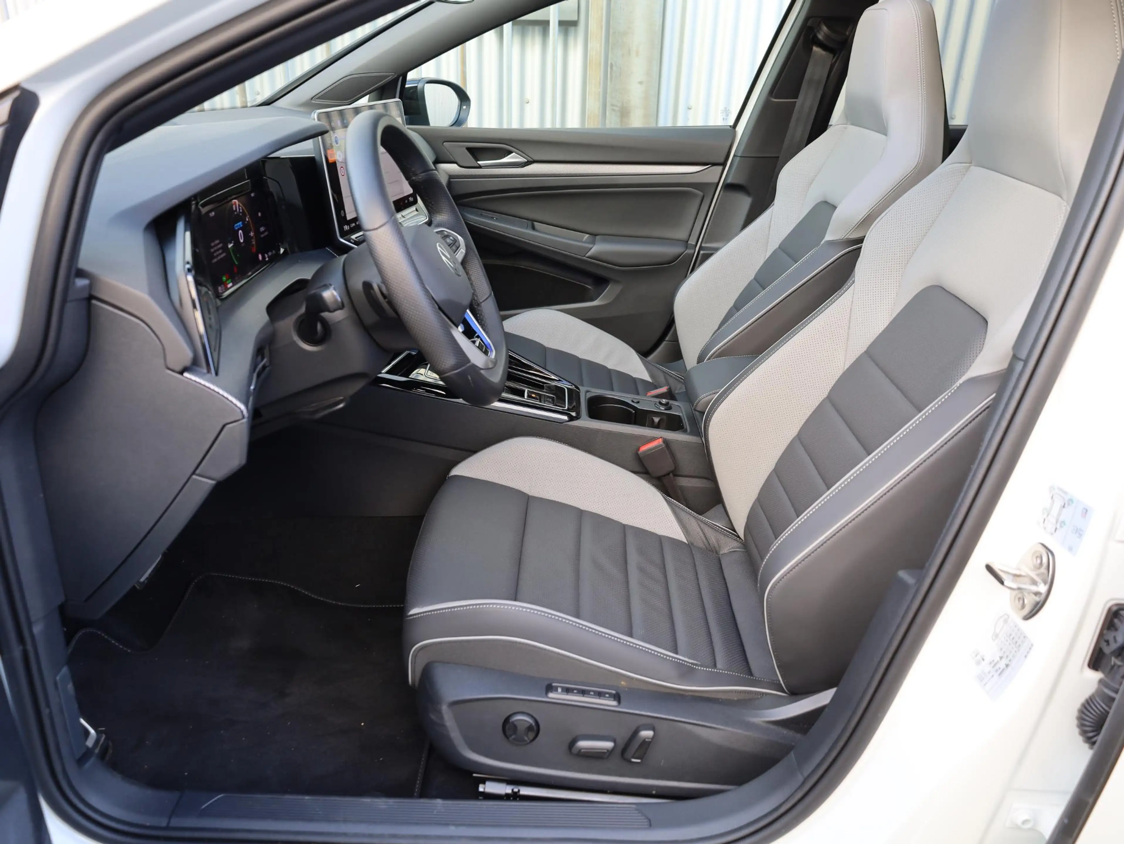 Volkswagen Golf GTE 1.5 eHybrid 272PK | Panodak | Leer | Black Style | — photo 42