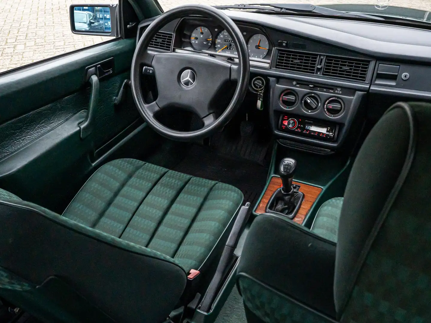 Mercedes-Benz 190 1.8 E Grün - 2