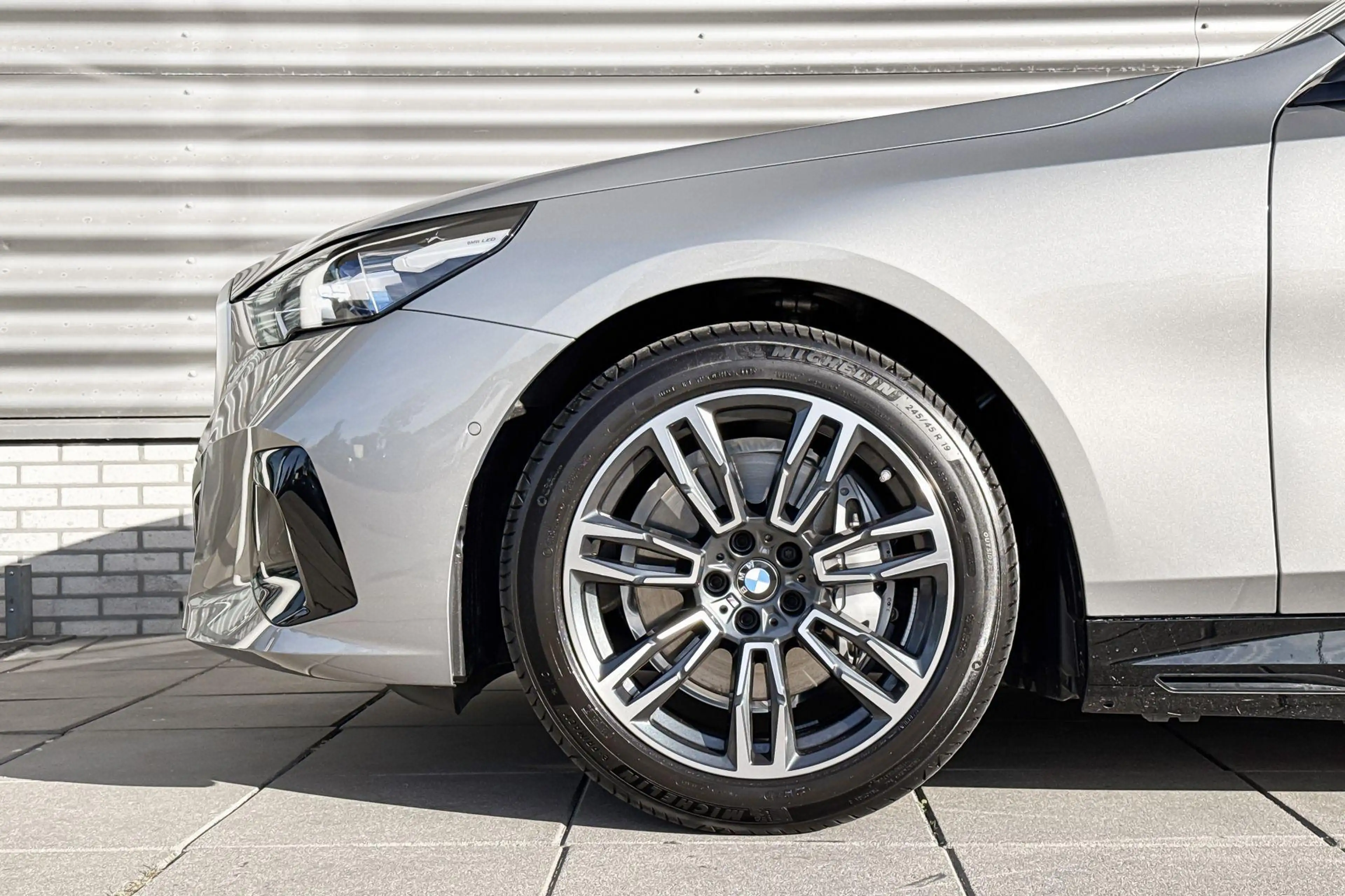 BMW i5 Touring eDrive40 84 kWh — photo 3