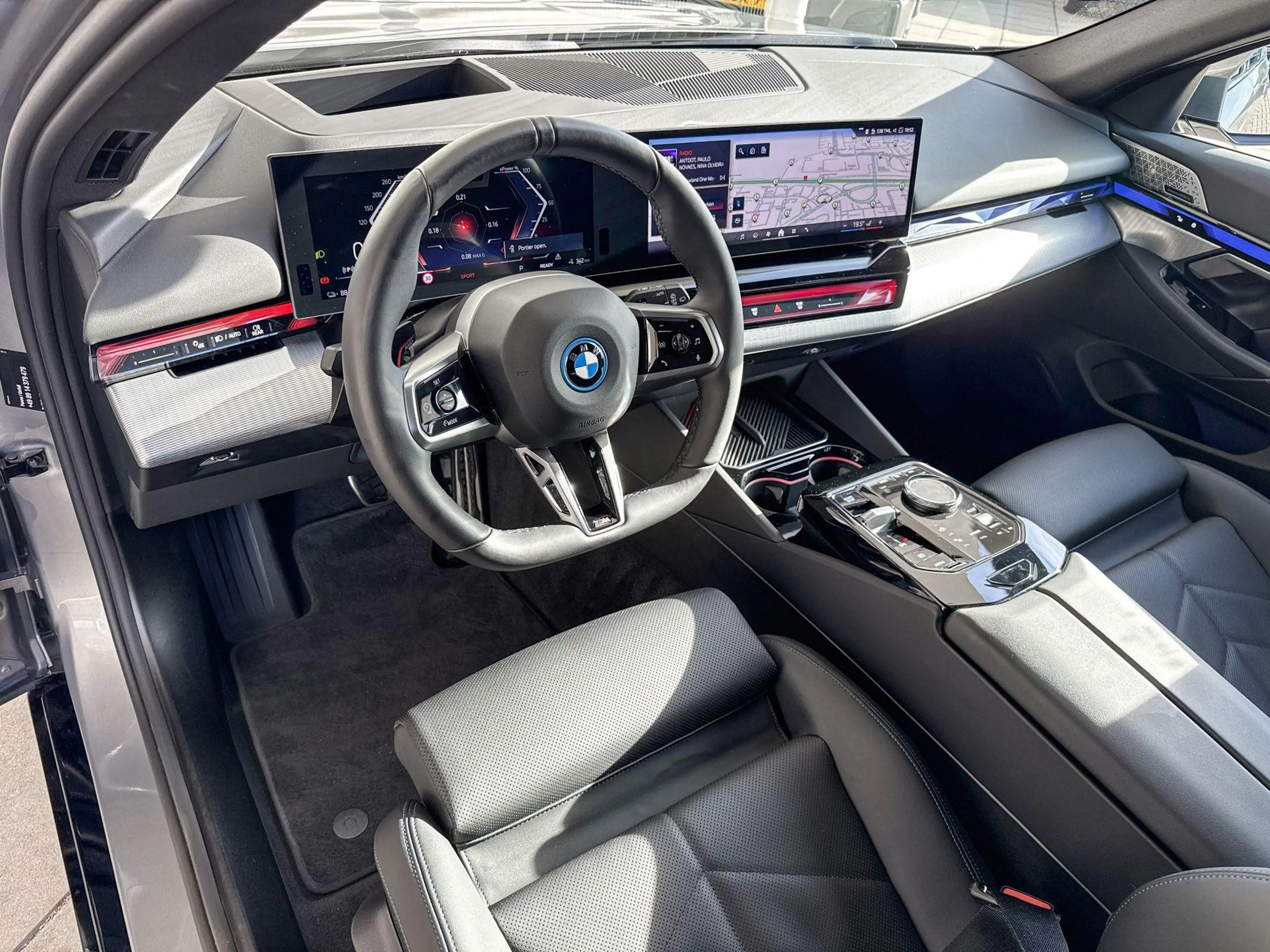BMW i5 Touring eDrive40 84 kWh — photo 5