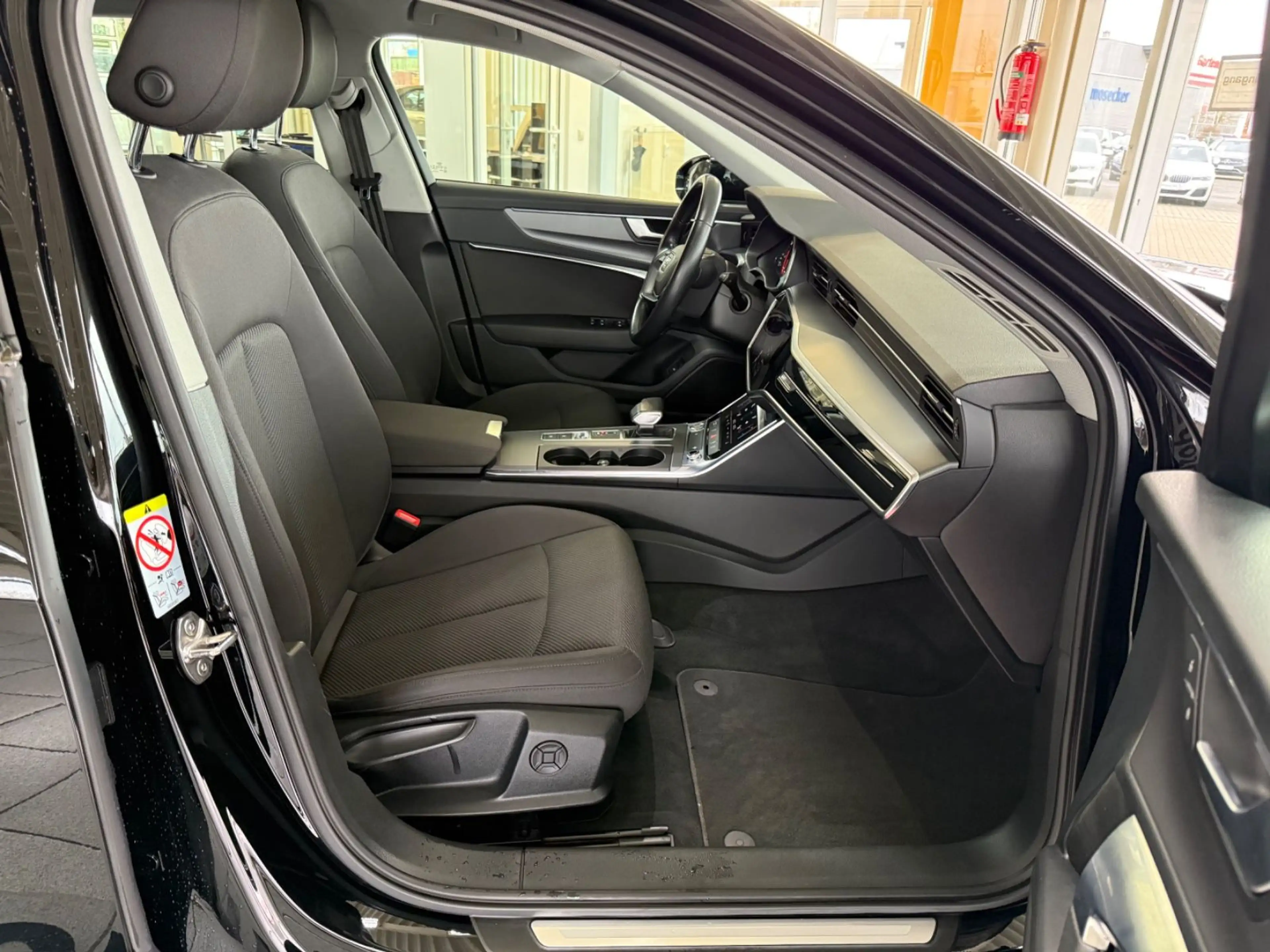 Audi A6 Avant 40 TDI LED/NAVI/DAB/PDC V-H — photo 8