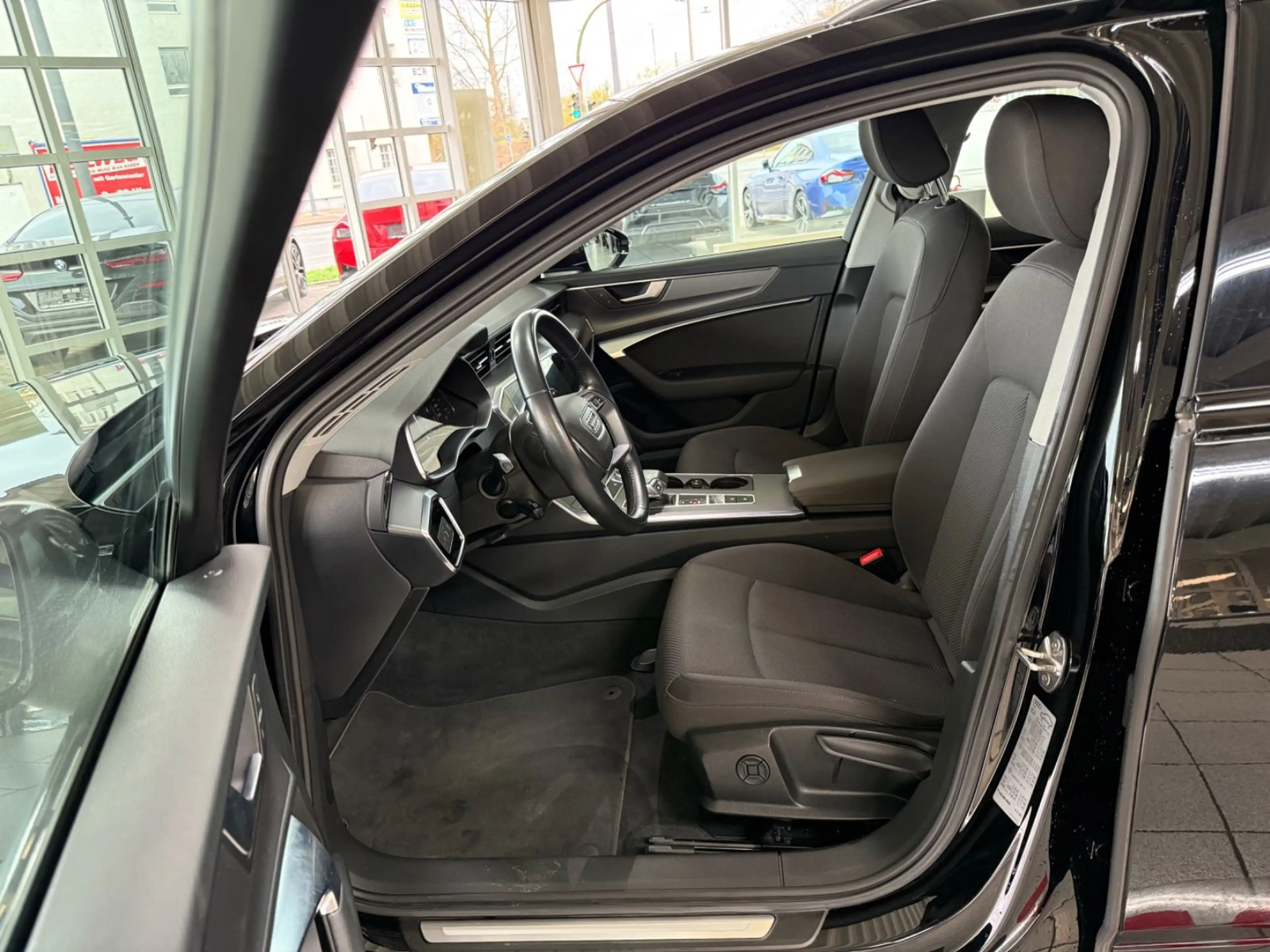 Audi A6 Avant 40 TDI LED/NAVI/DAB/PDC V-H — photo 6
