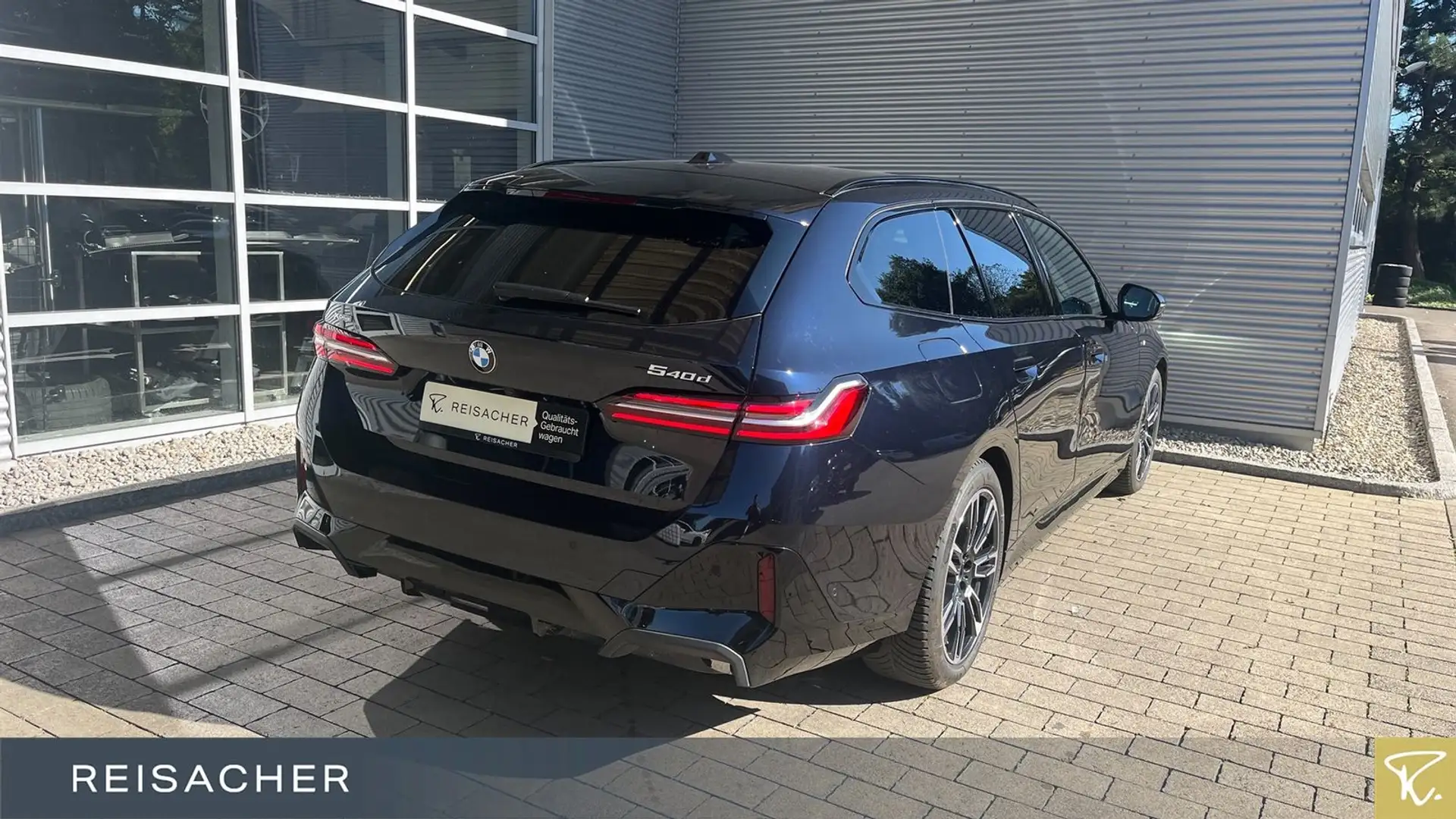 BMW 540 d xDrive Touring M-Sport AHK ACC 360° StdHz Schwarz - 2