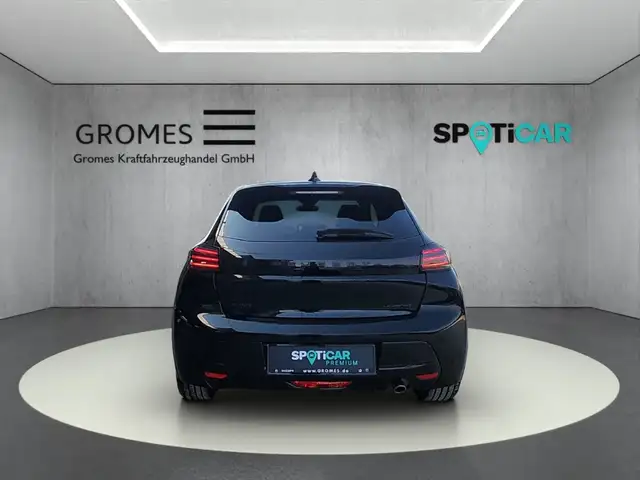 Peugeot 208 view 4