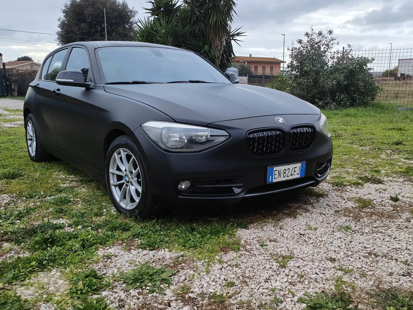 BMW 118 118d 5p Urban Black - 1