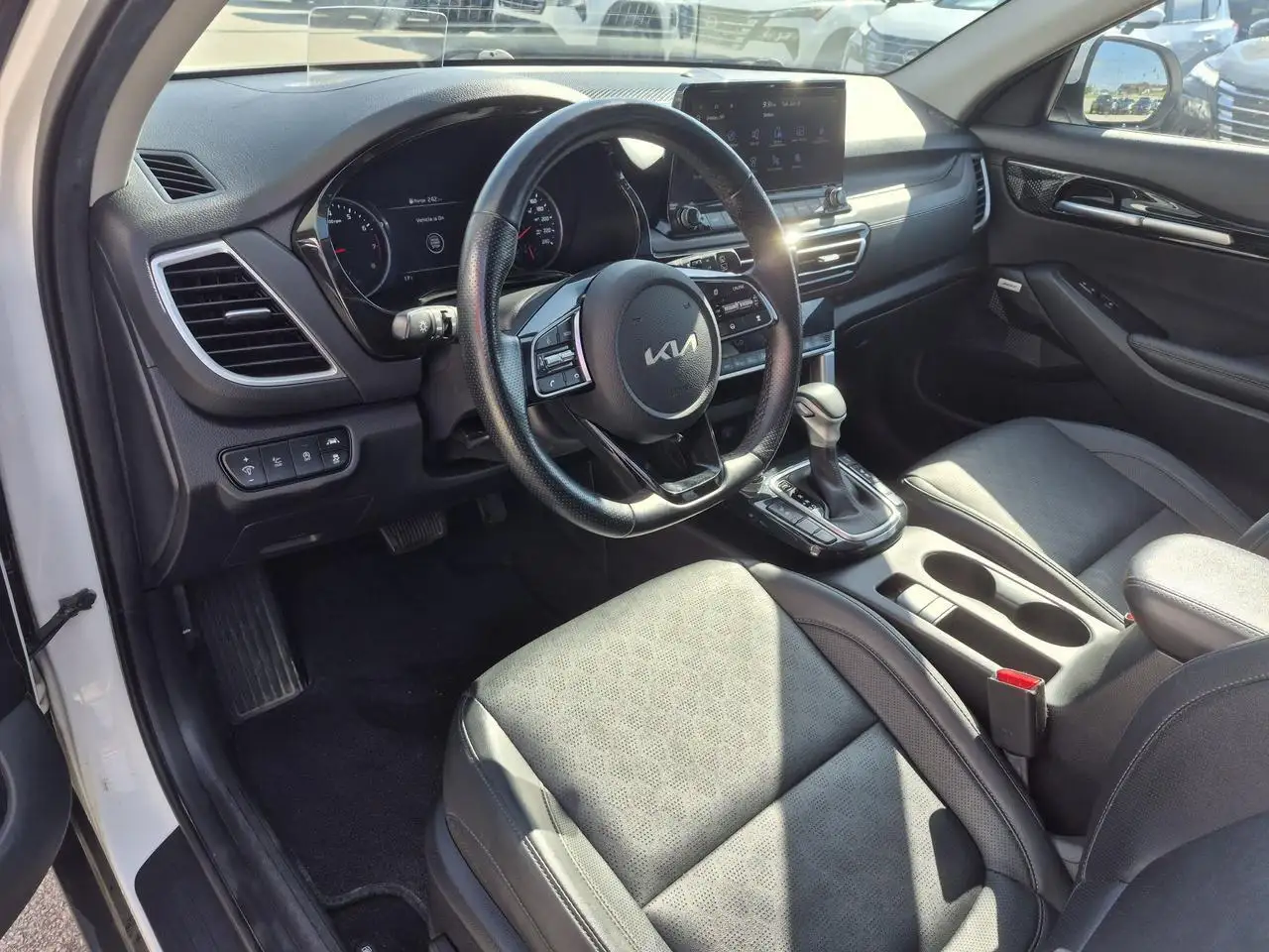 Kia Seltos снимка Kia Seltos