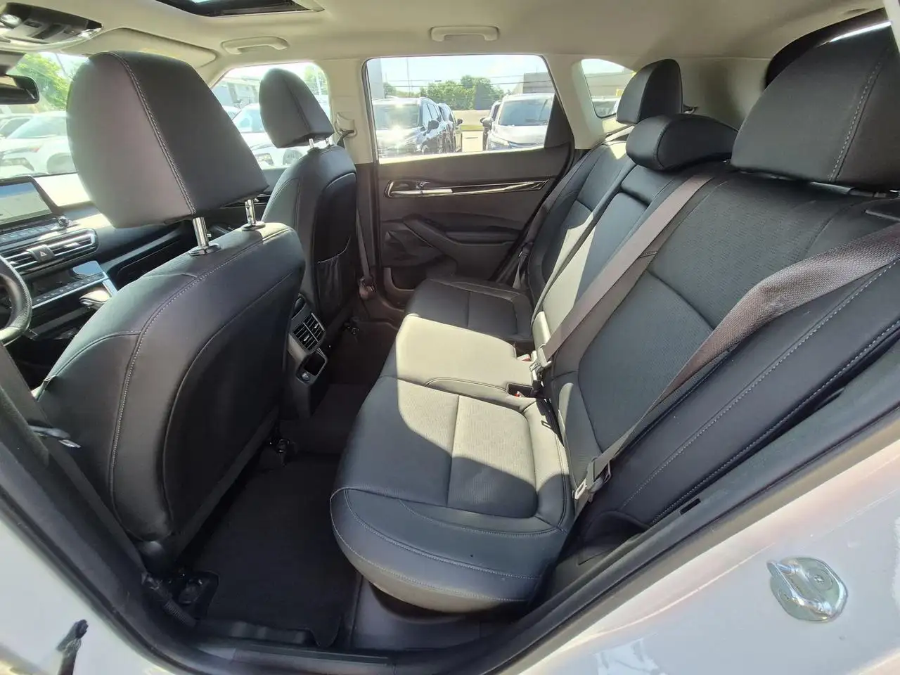 Kia Seltos снимка Kia Seltos