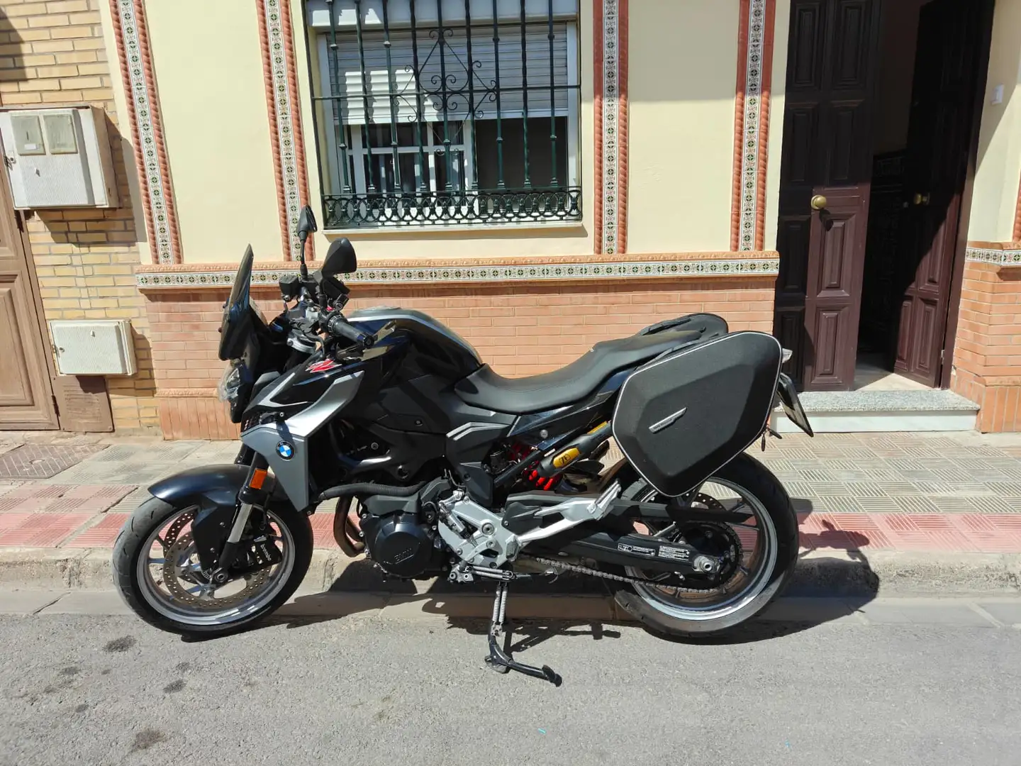 BMW F 900 R Negro - 1