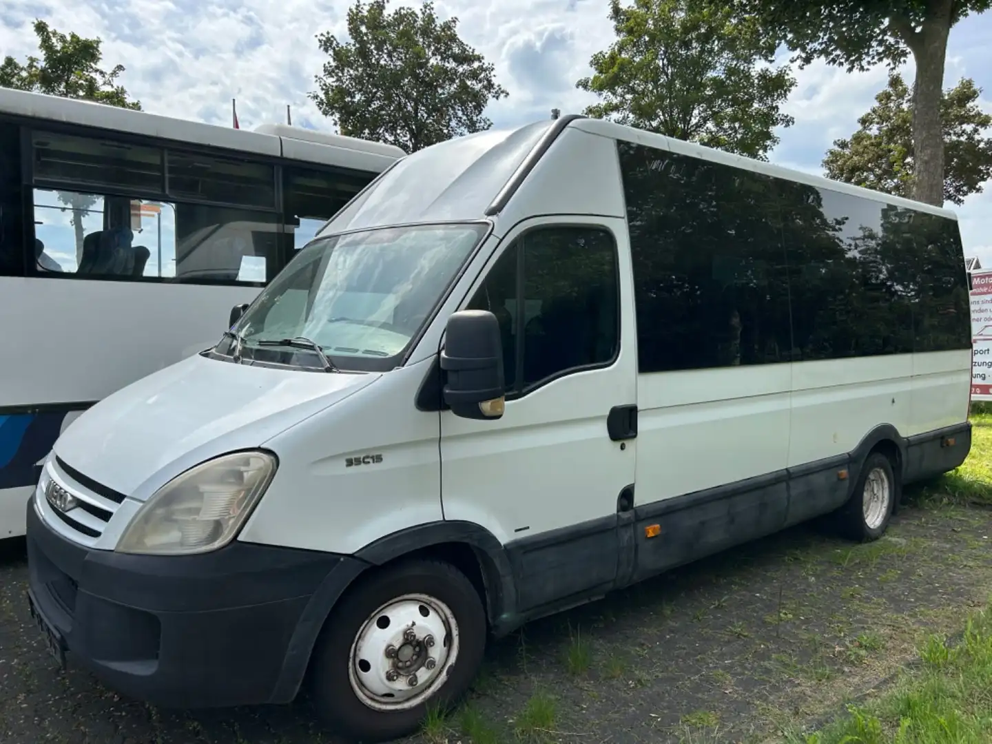 Iveco Daily/Bus/Minibus/21Sitzplätze/Personentransport Weiß - 1